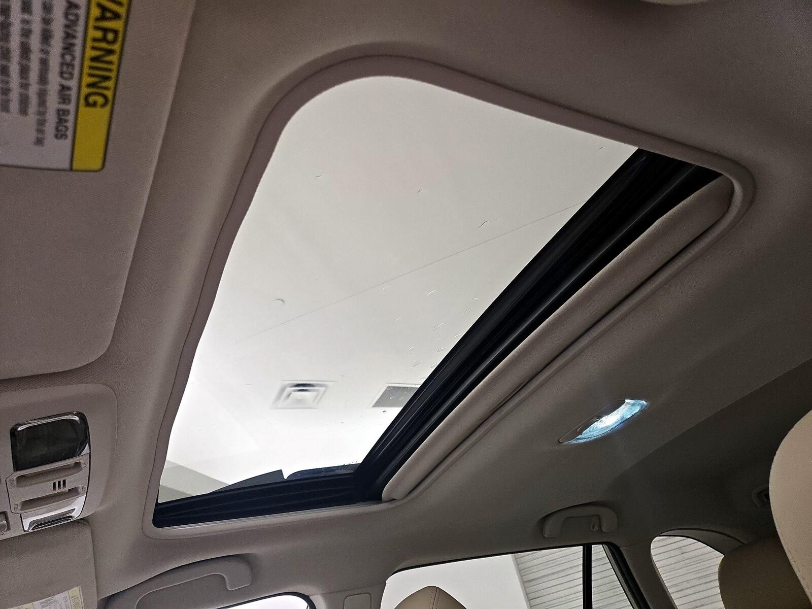 Sunroof(s) & Overhead Airbags