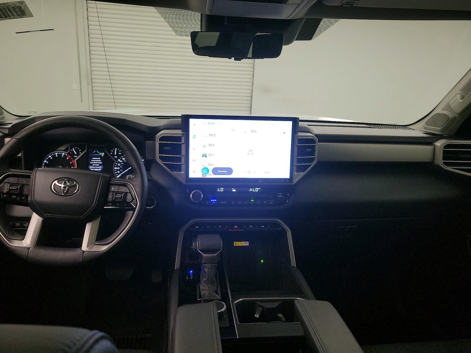 2022 Toyota Tundra Limited - Photo 10