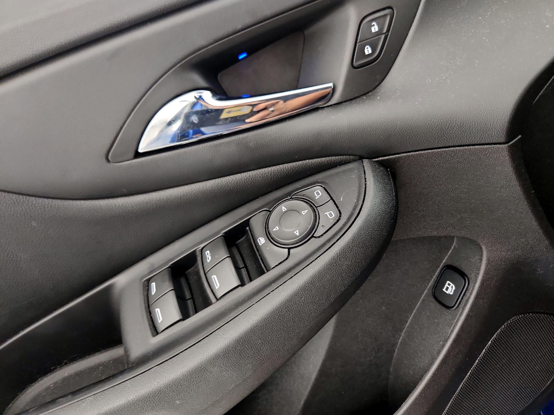 Thumbnail: 2016 Chevrolet Volt - 12