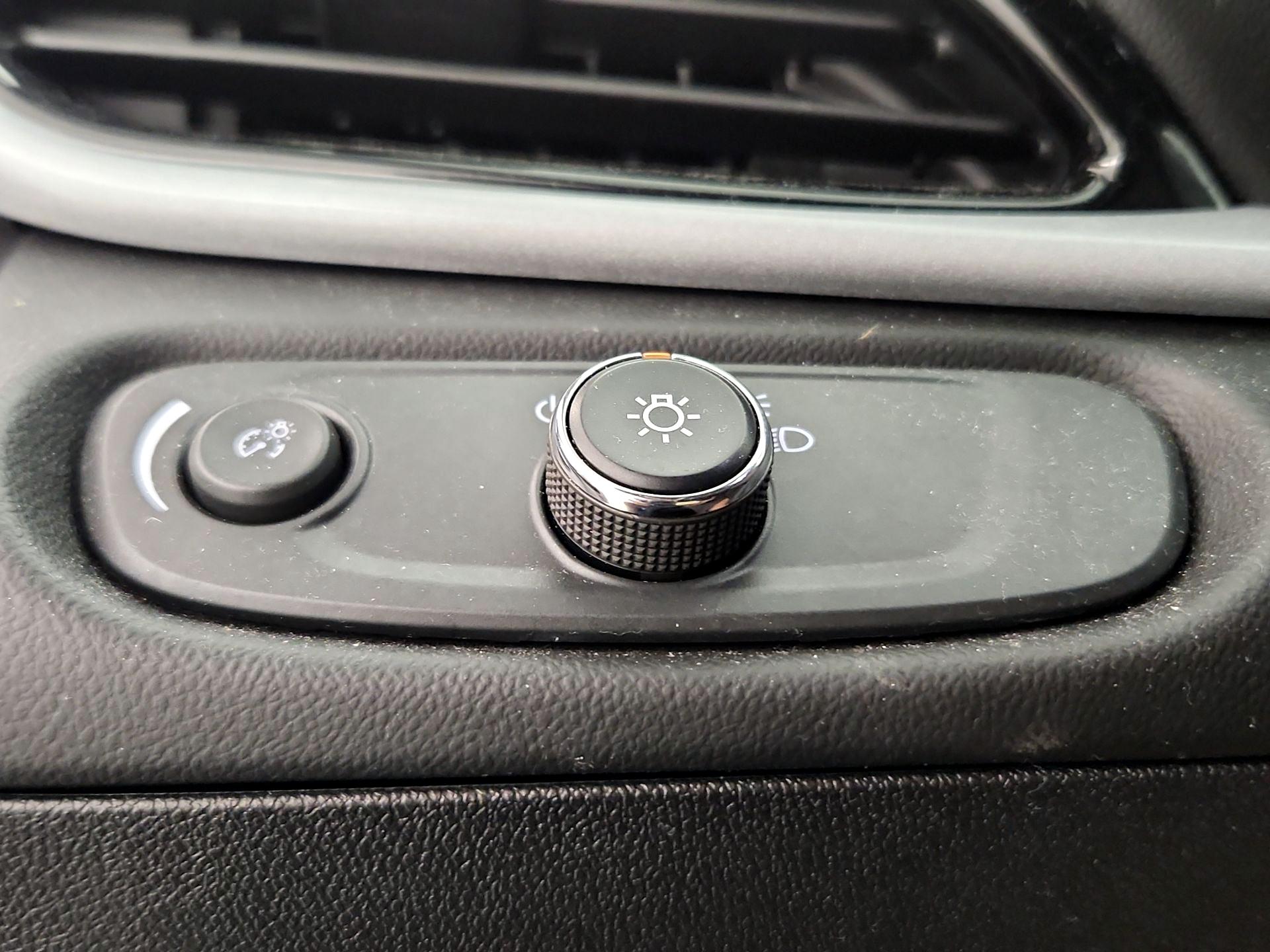 Thumbnail: 2016 Chevrolet Volt - 13