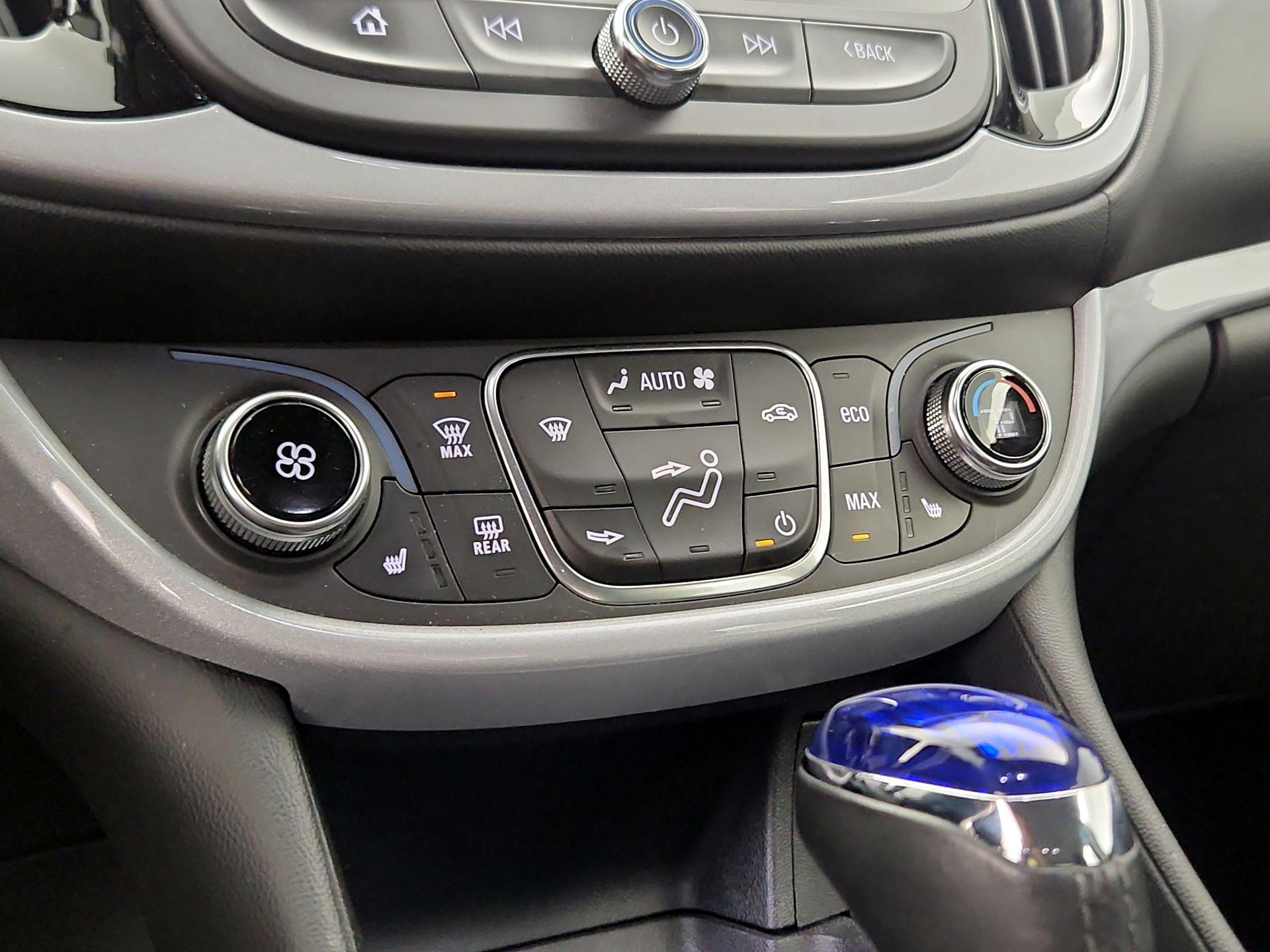 Thumbnail: 2016 Chevrolet Volt - 16
