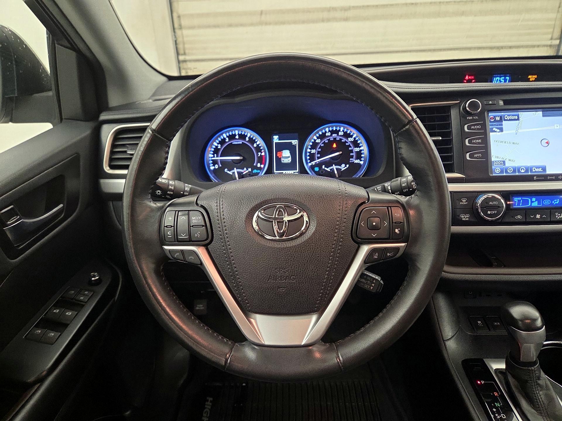 Thumbnail: 2019 Toyota Highlander - 10