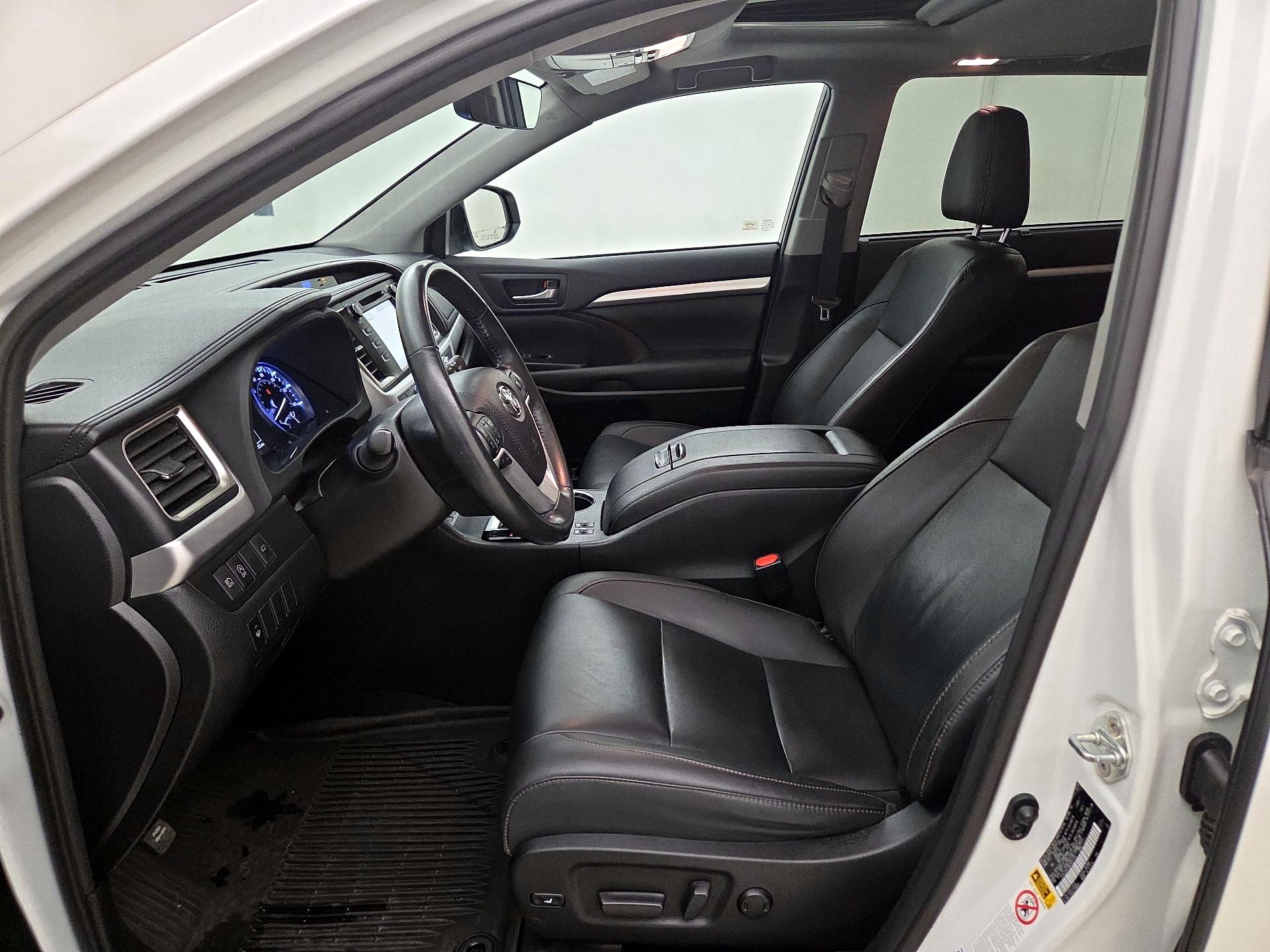 Thumbnail: 2019 Toyota Highlander - 11