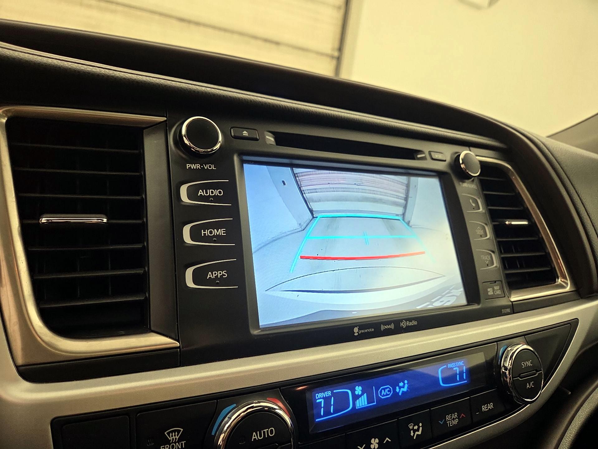 Thumbnail: 2019 Toyota Highlander - 15