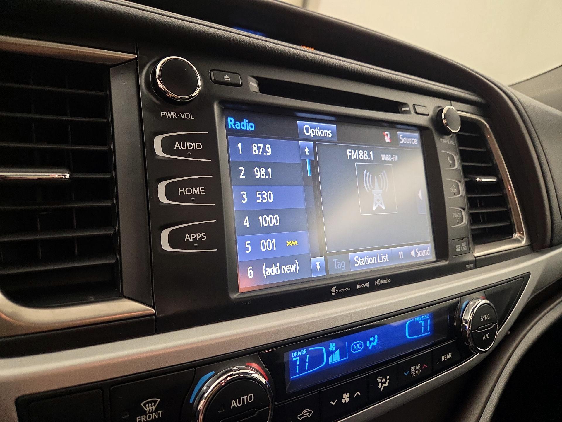 Thumbnail: 2019 Toyota Highlander - 16