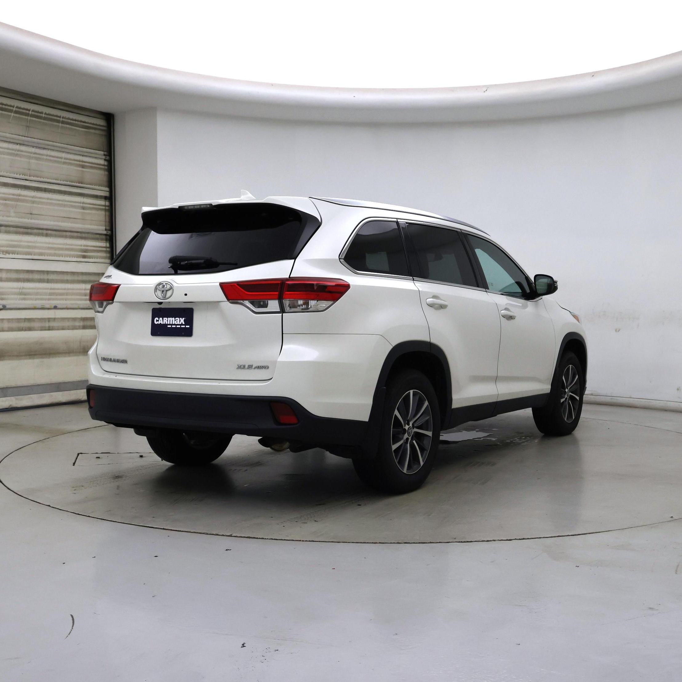 Thumbnail: 2019 Toyota Highlander - 8