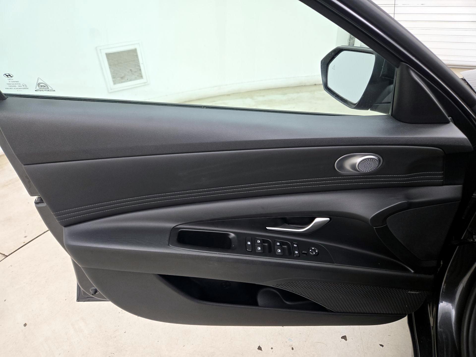 Thumbnail: 2021 Hyundai Elantra - 12