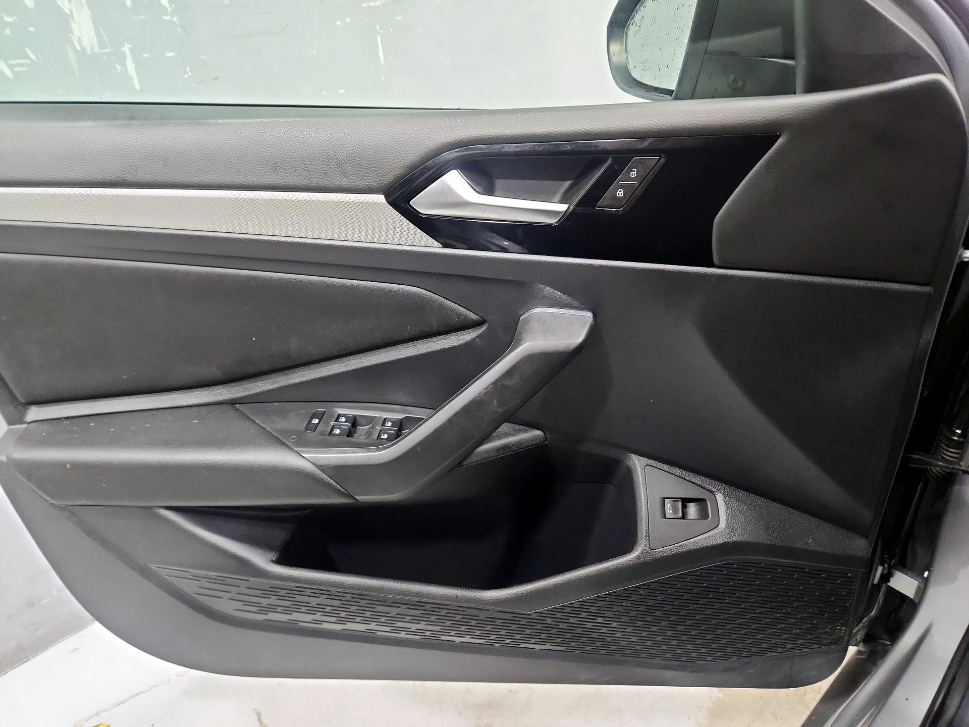 Thumbnail: 2019 Volkswagen Jetta - 12