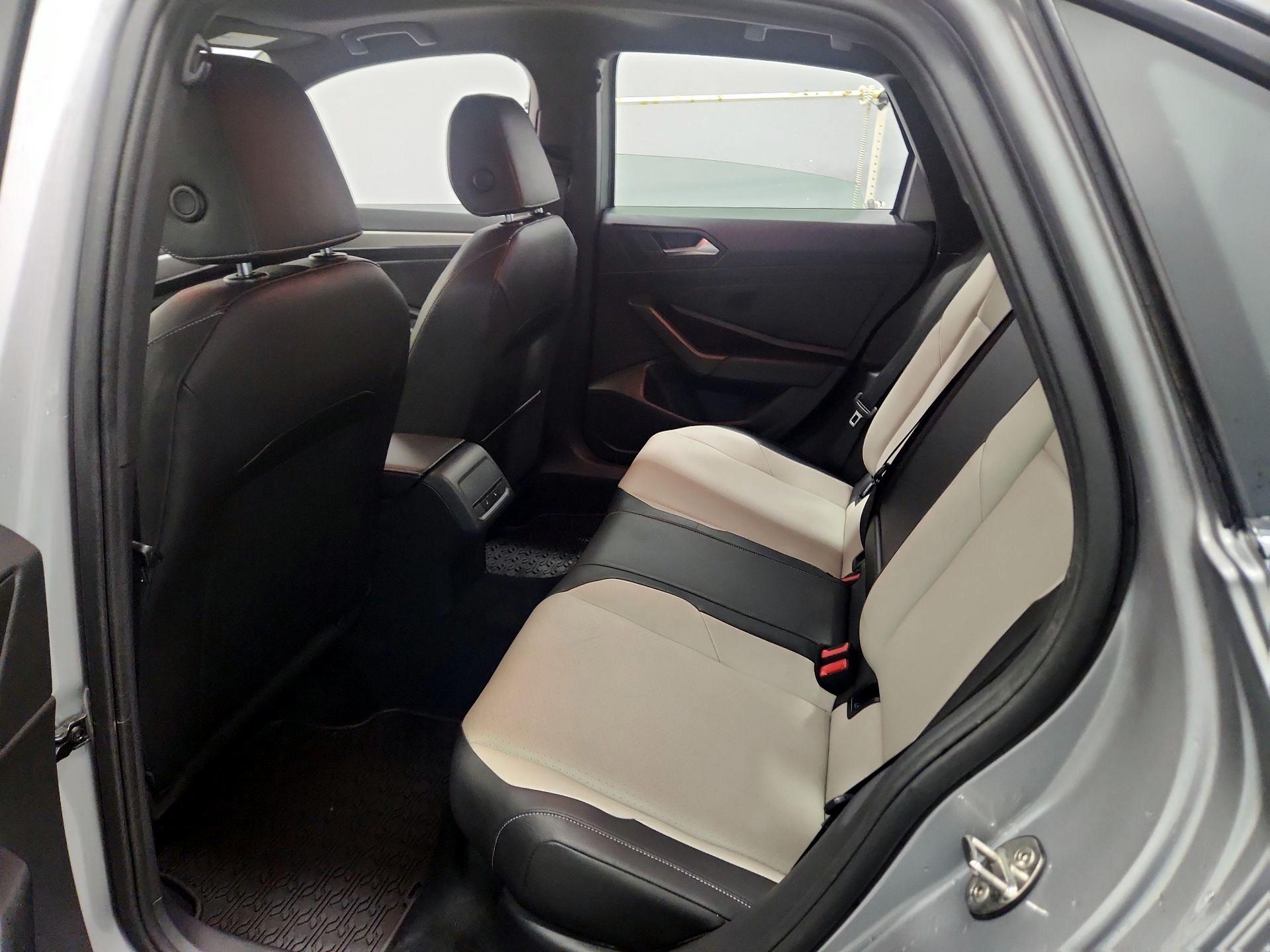 Thumbnail: 2019 Volkswagen Jetta - 20