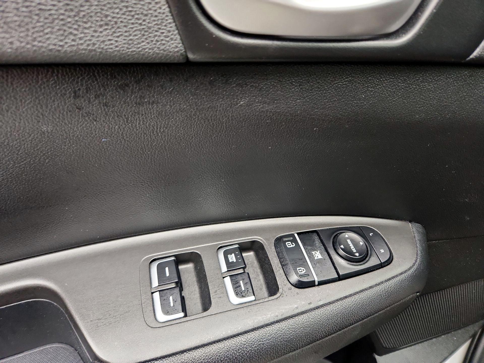 Thumbnail: 2018 Kia Optima - 12
