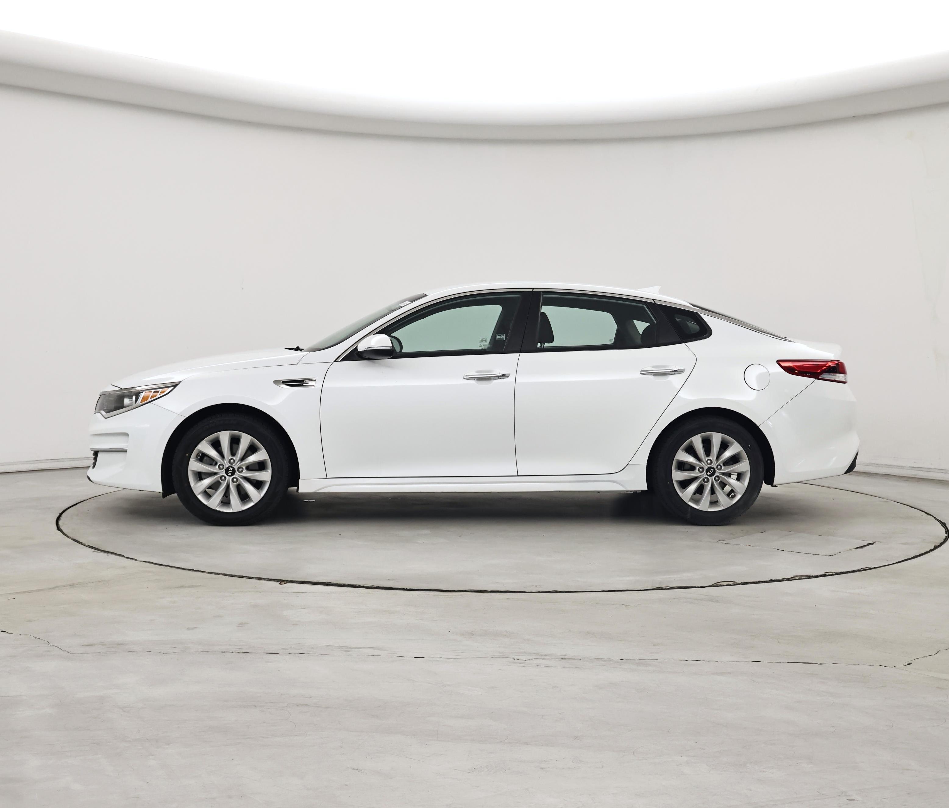 Thumbnail: 2018 Kia Optima - 3