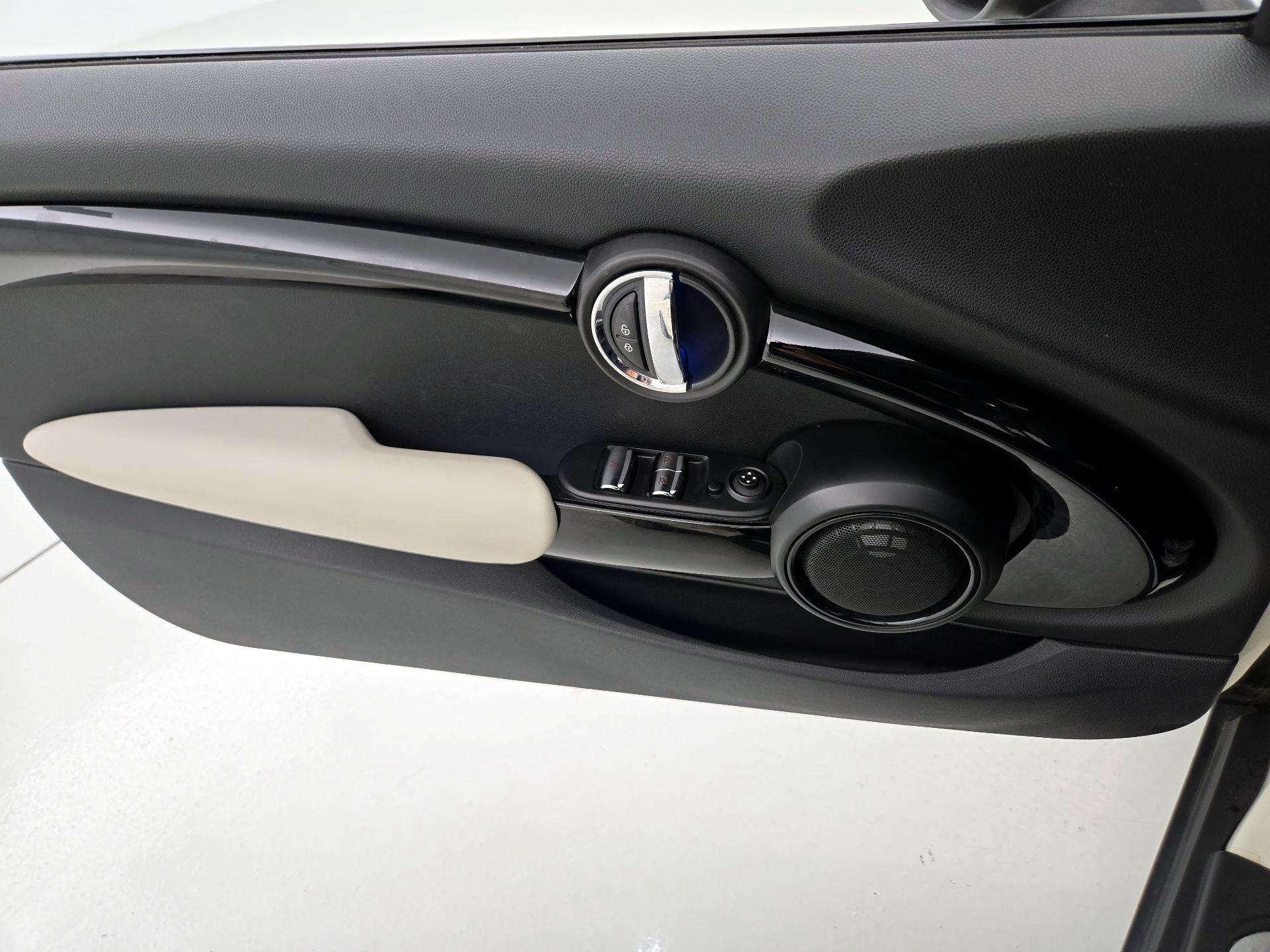 Thumbnail: 2016 MINI Cooper - 12