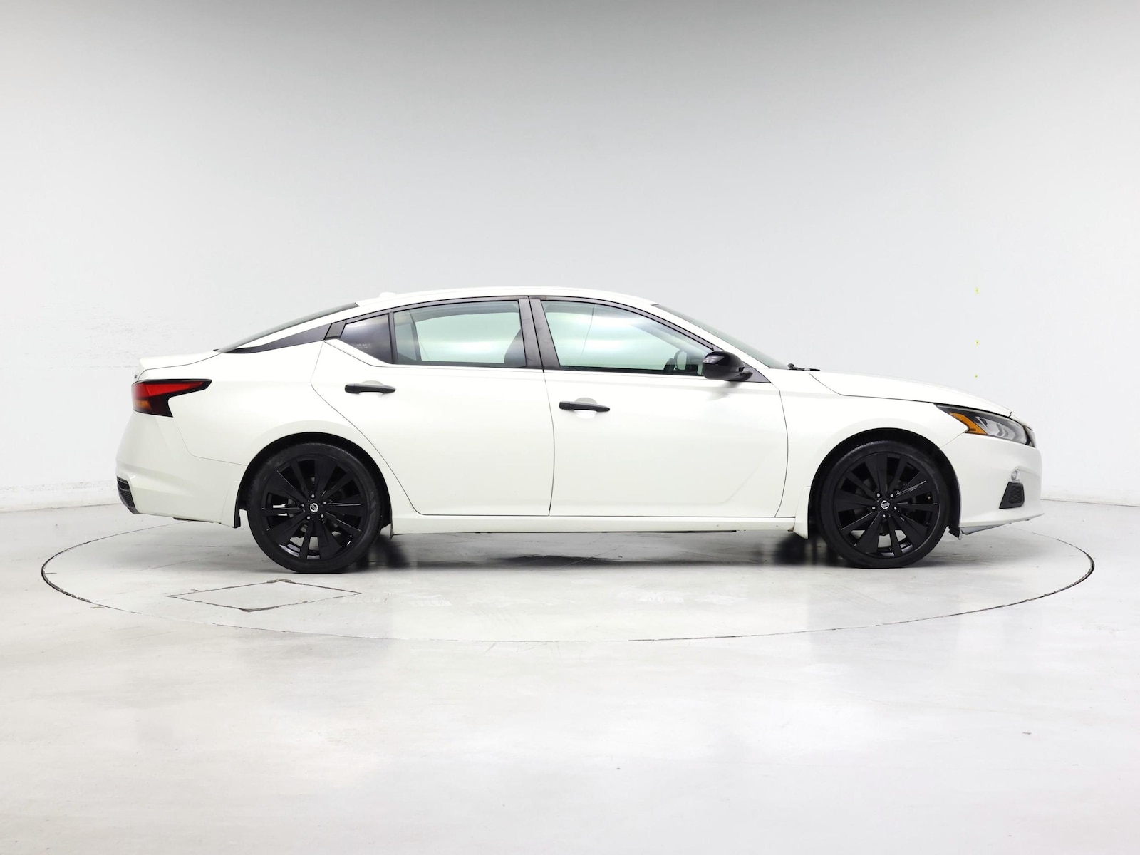 2020 Nissan Altima SR - Photo 8