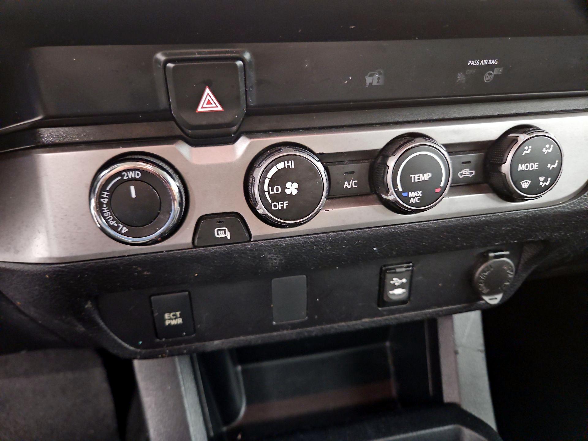 Thumbnail: 2019 Toyota Tacoma - 16