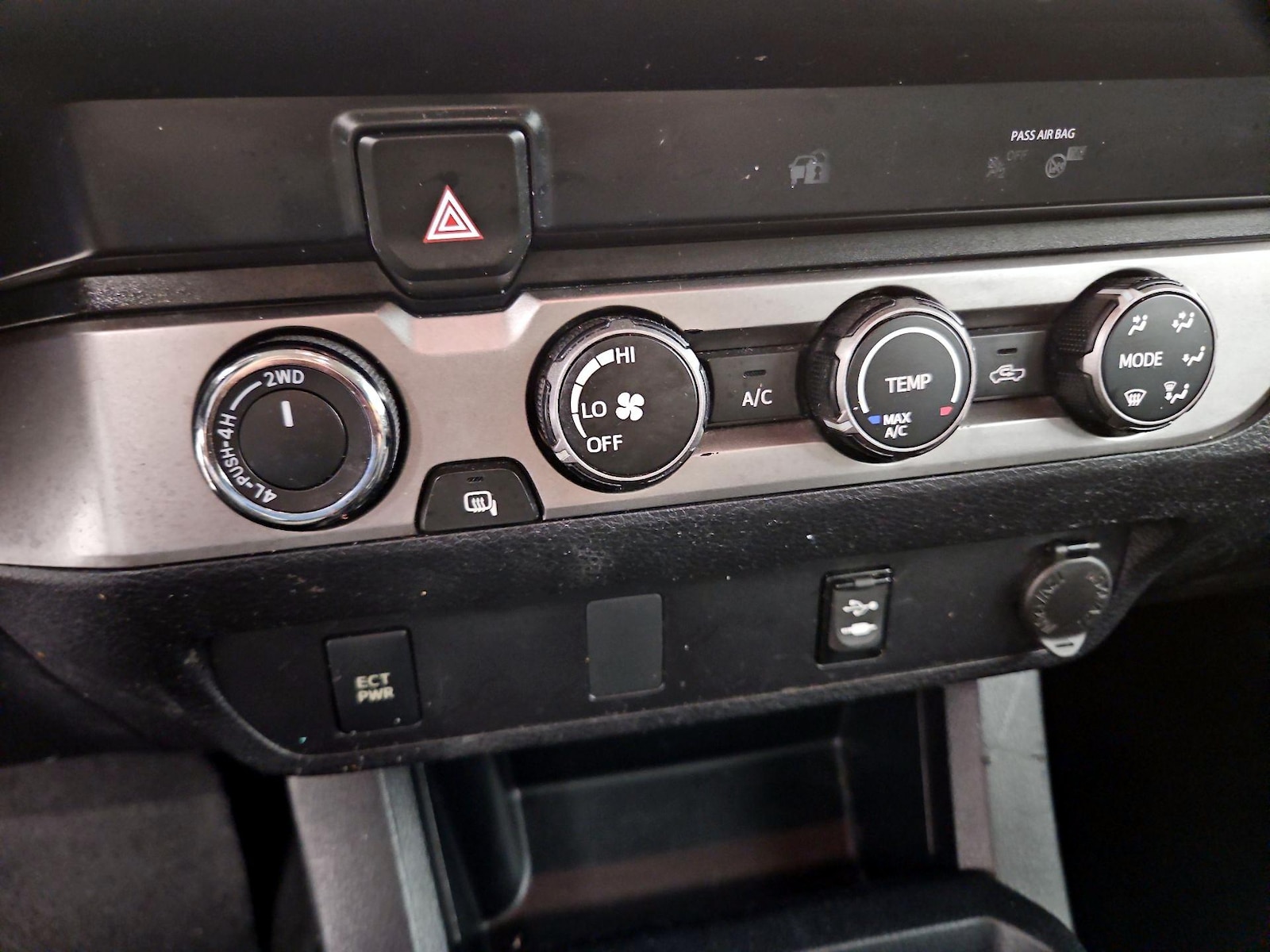 2019 Toyota Tacoma SR - Photo 17