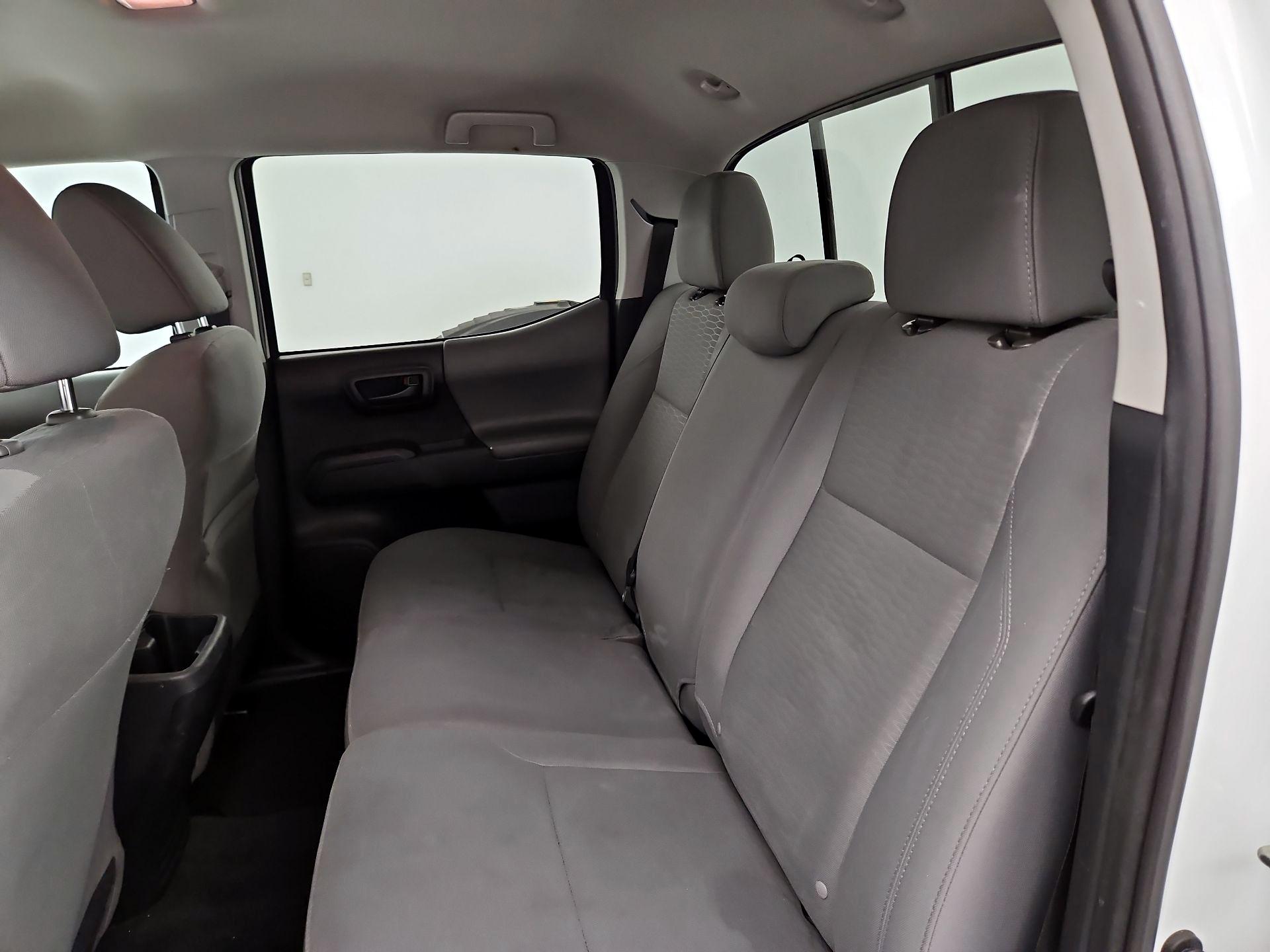 Thumbnail: 2019 Toyota Tacoma - 19