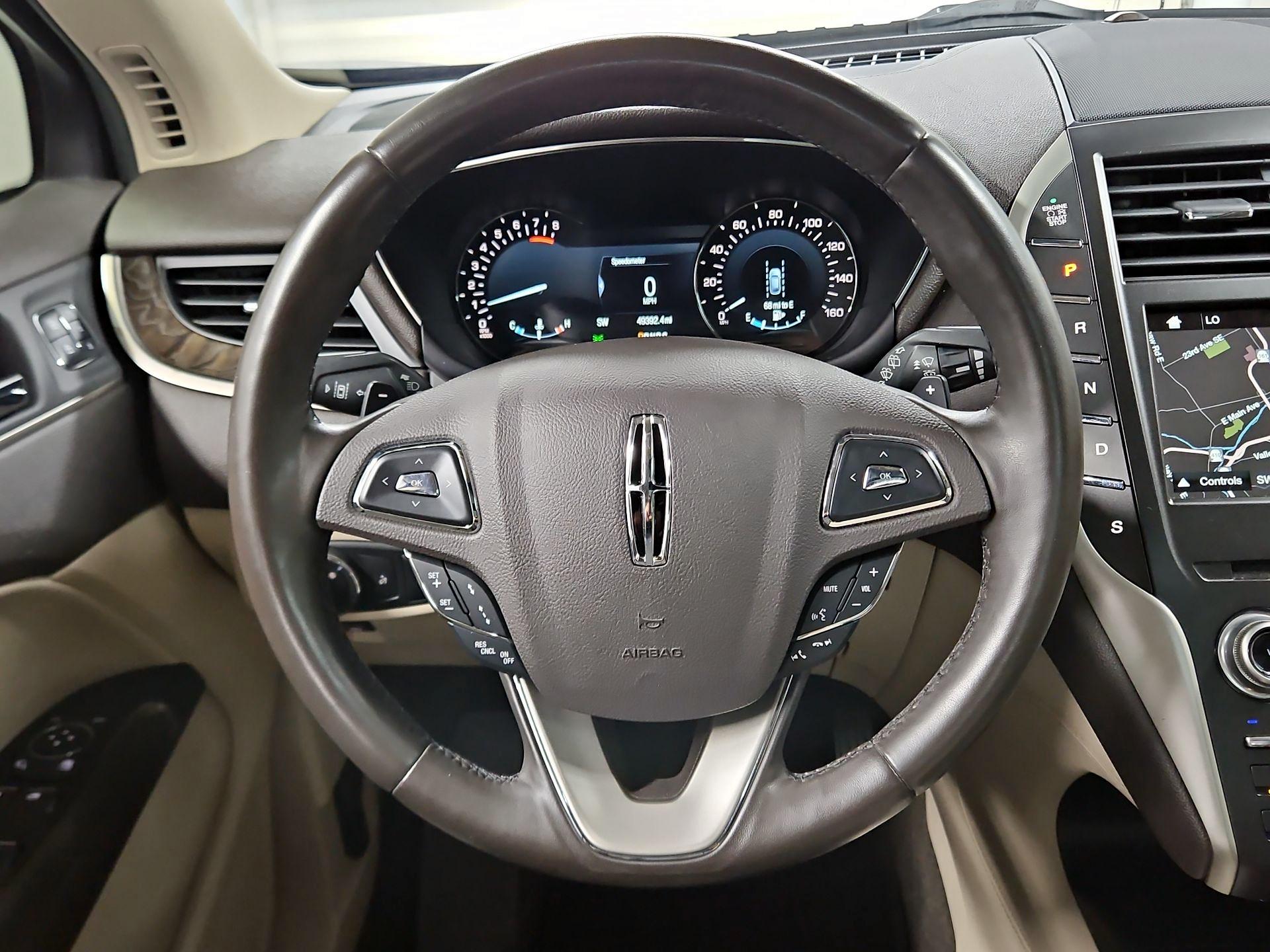 Thumbnail: 2017 Lincoln MKC - 10
