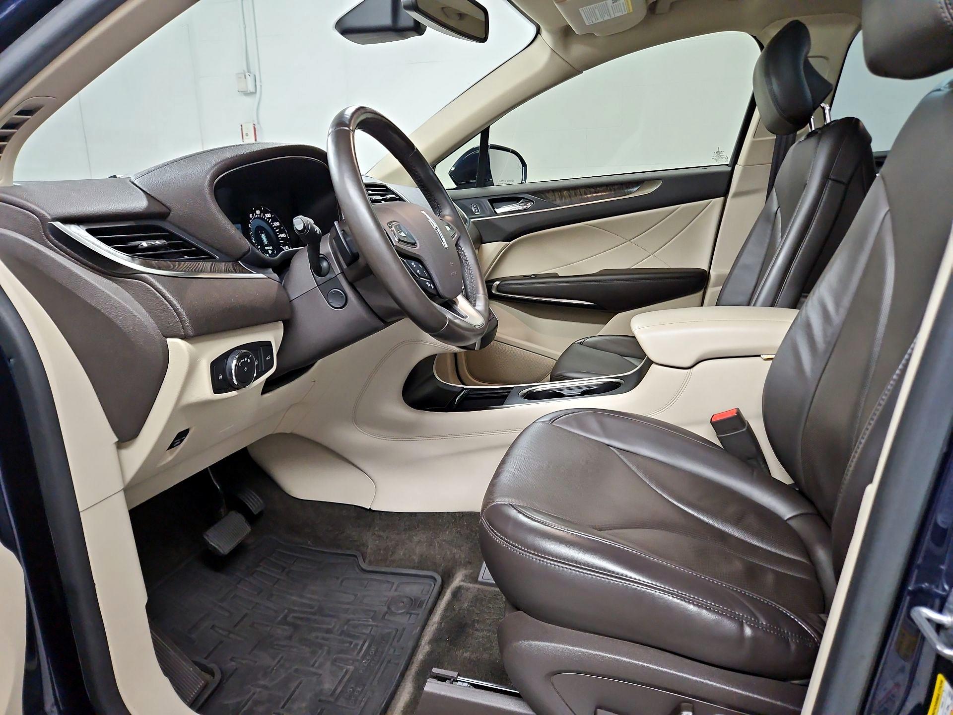 Thumbnail: 2017 Lincoln MKC - 11