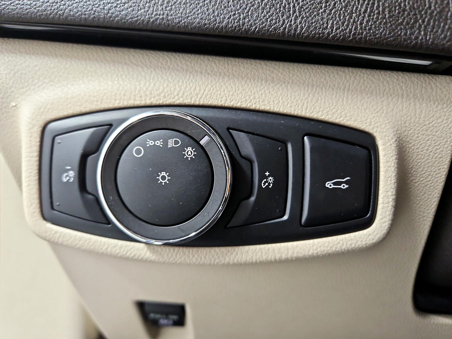Thumbnail: 2017 Lincoln MKC - 13