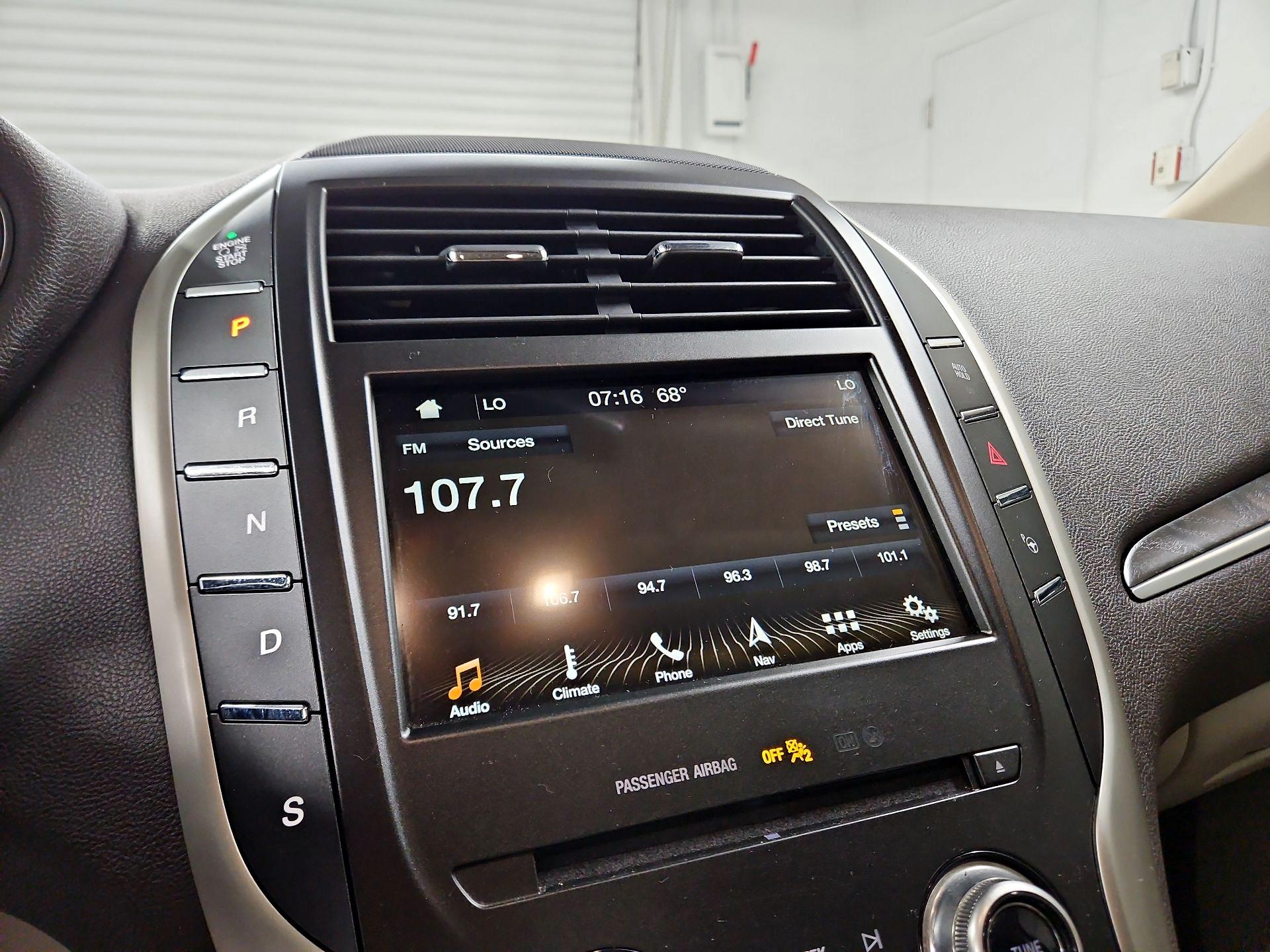 Thumbnail: 2017 Lincoln MKC - 16