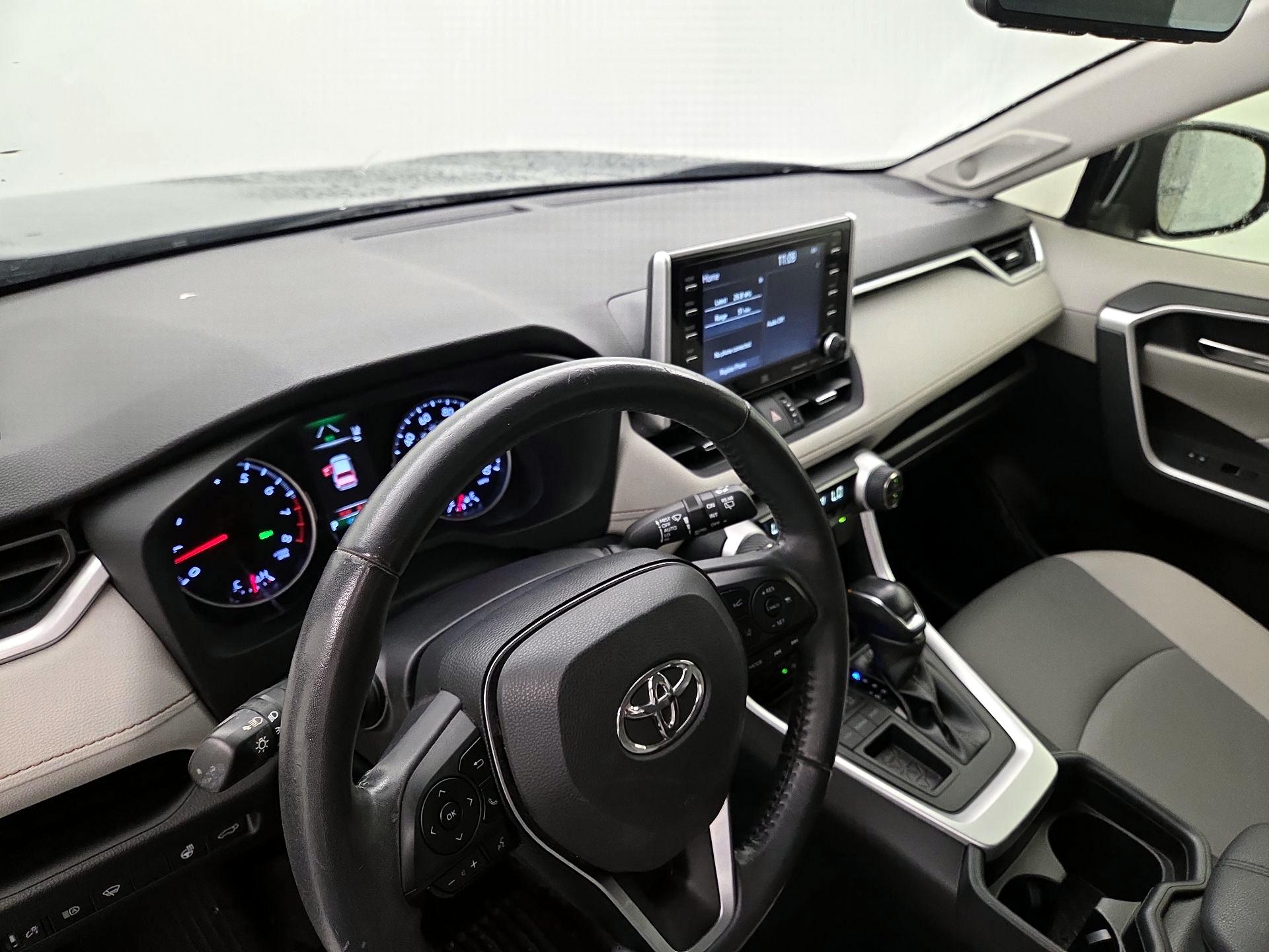 Thumbnail: 2019 Toyota RAV4 - 9