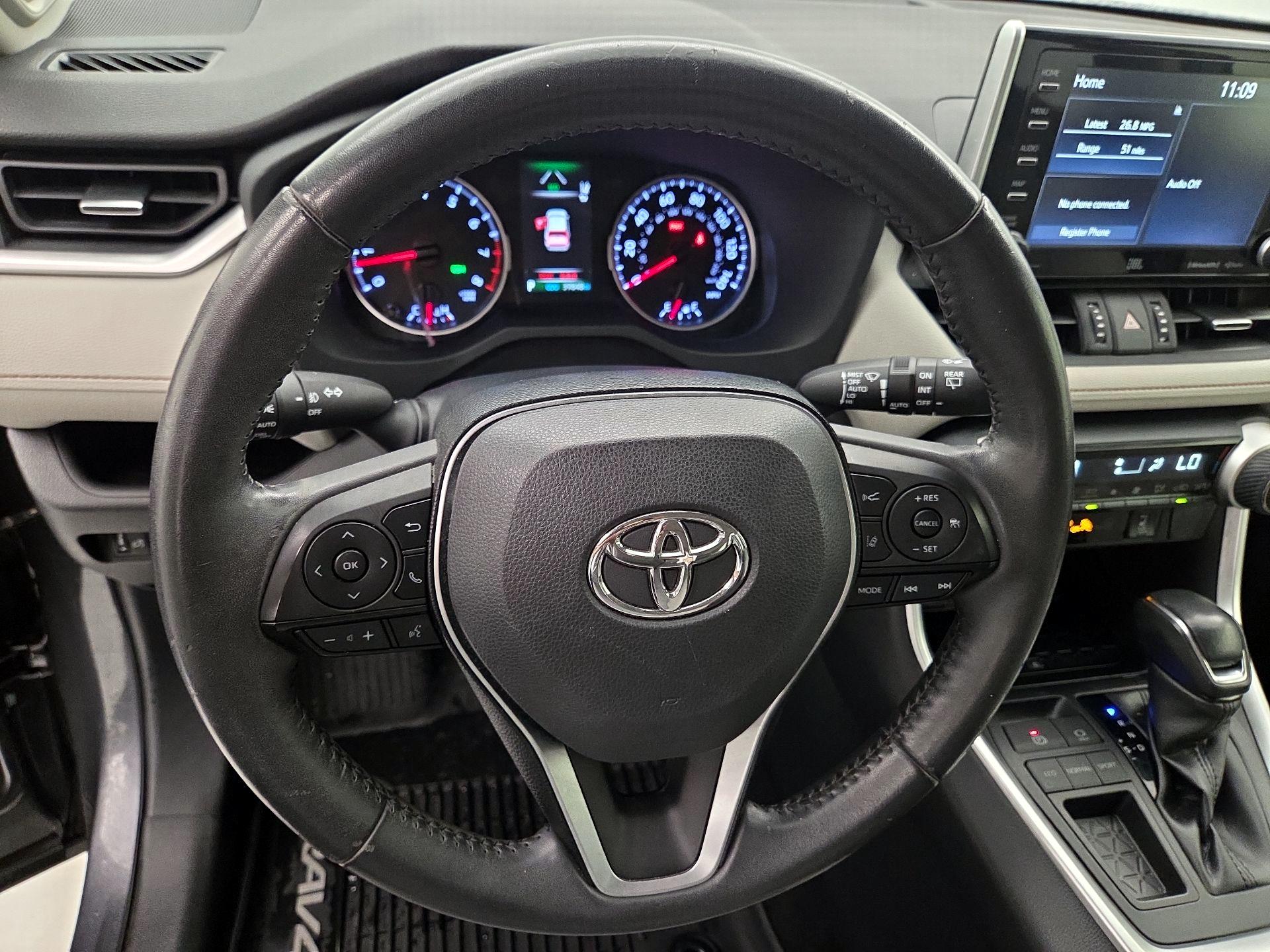 Thumbnail: 2019 Toyota RAV4 - 10