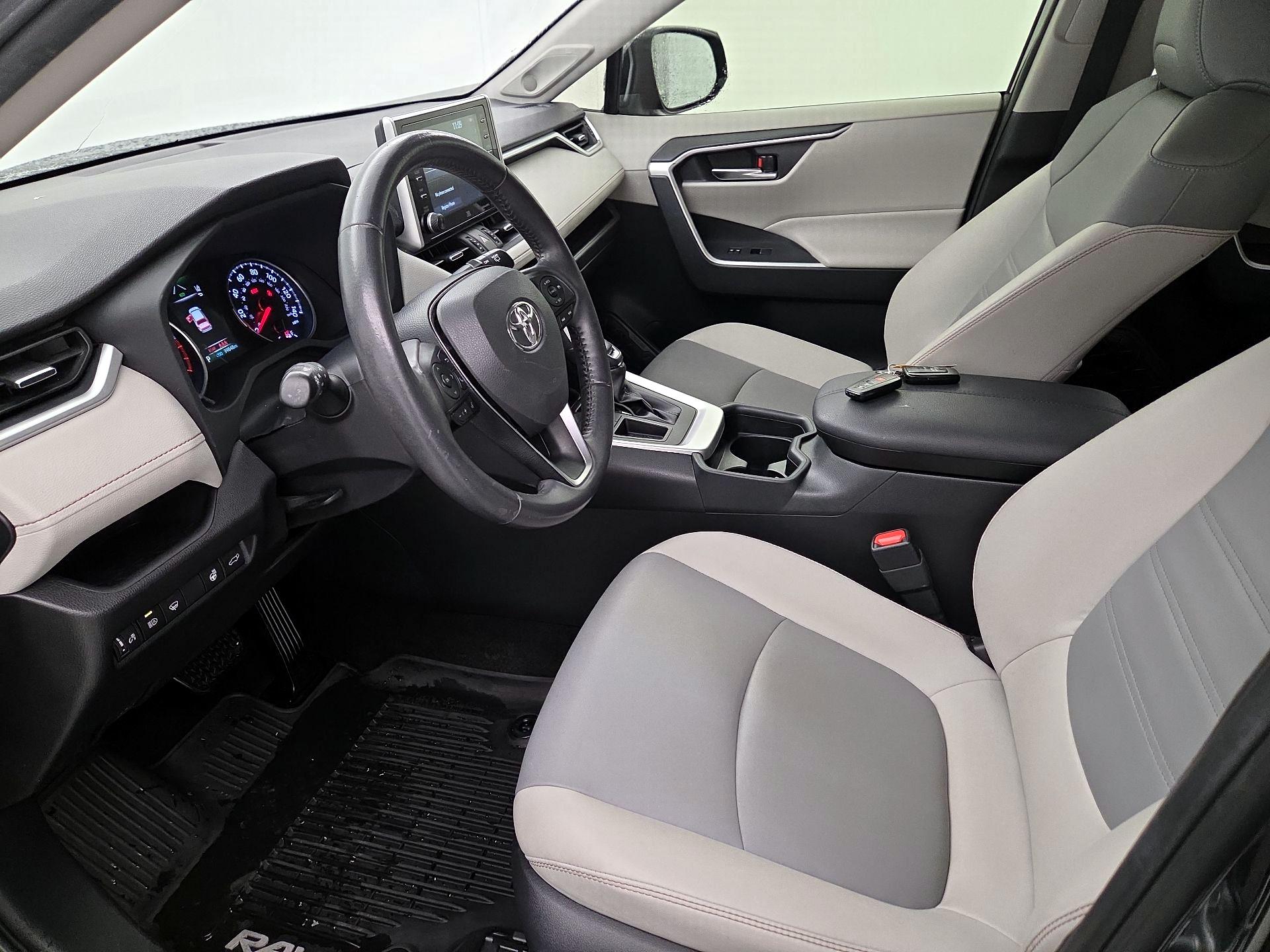 Thumbnail: 2019 Toyota RAV4 - 11