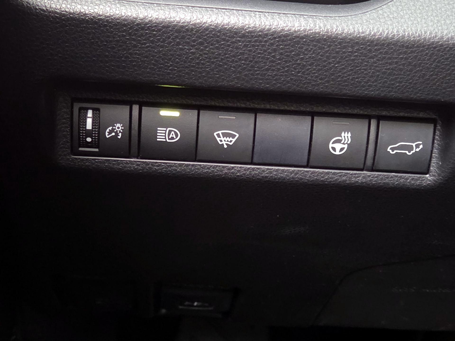 Thumbnail: 2019 Toyota RAV4 - 13