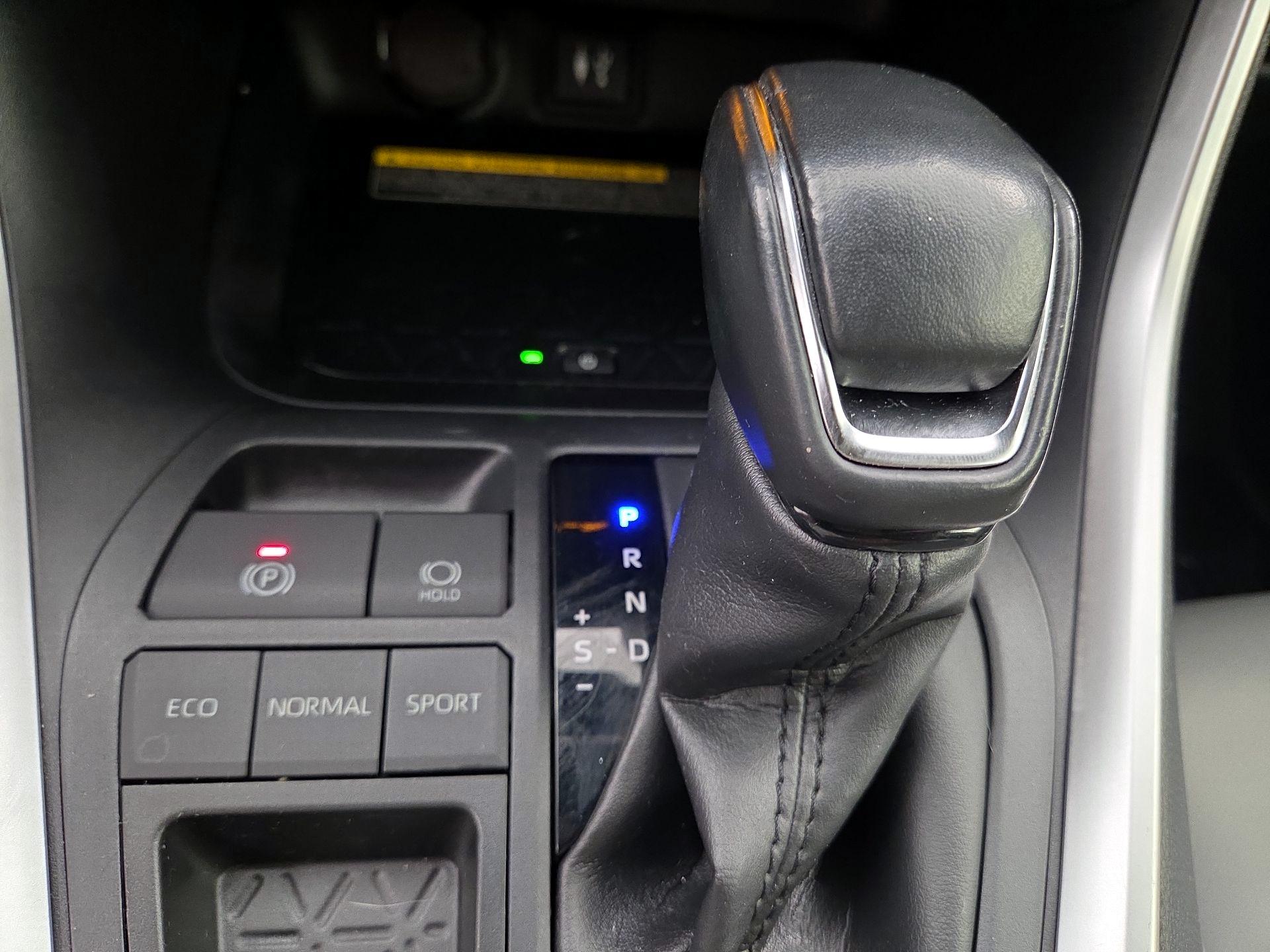 Thumbnail: 2019 Toyota RAV4 - 17