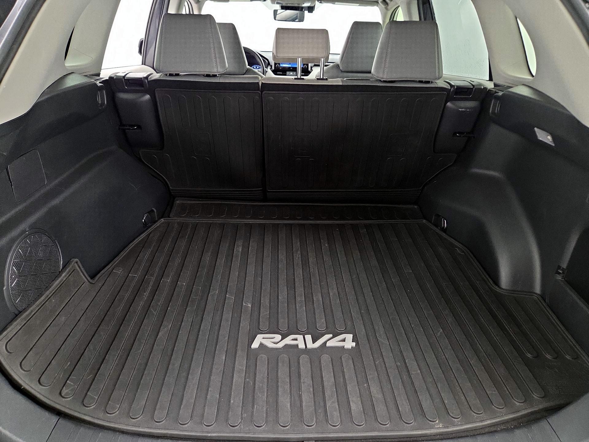 Thumbnail: 2019 Toyota RAV4 - 20