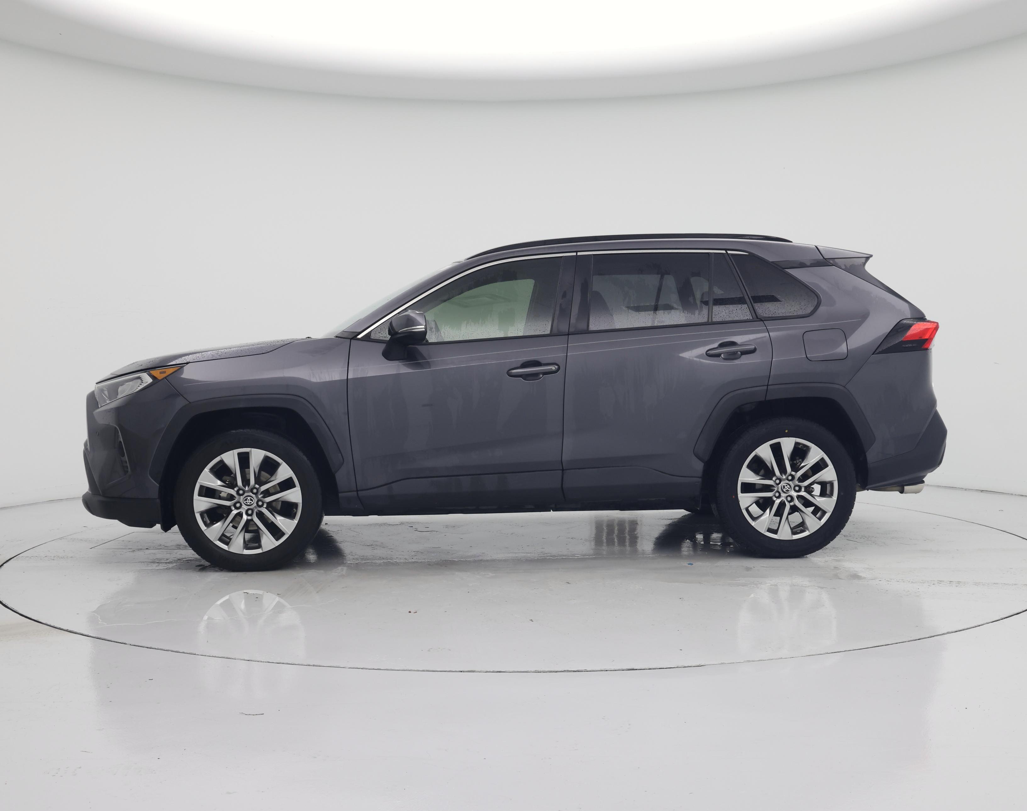Thumbnail: 2019 Toyota RAV4 - 3