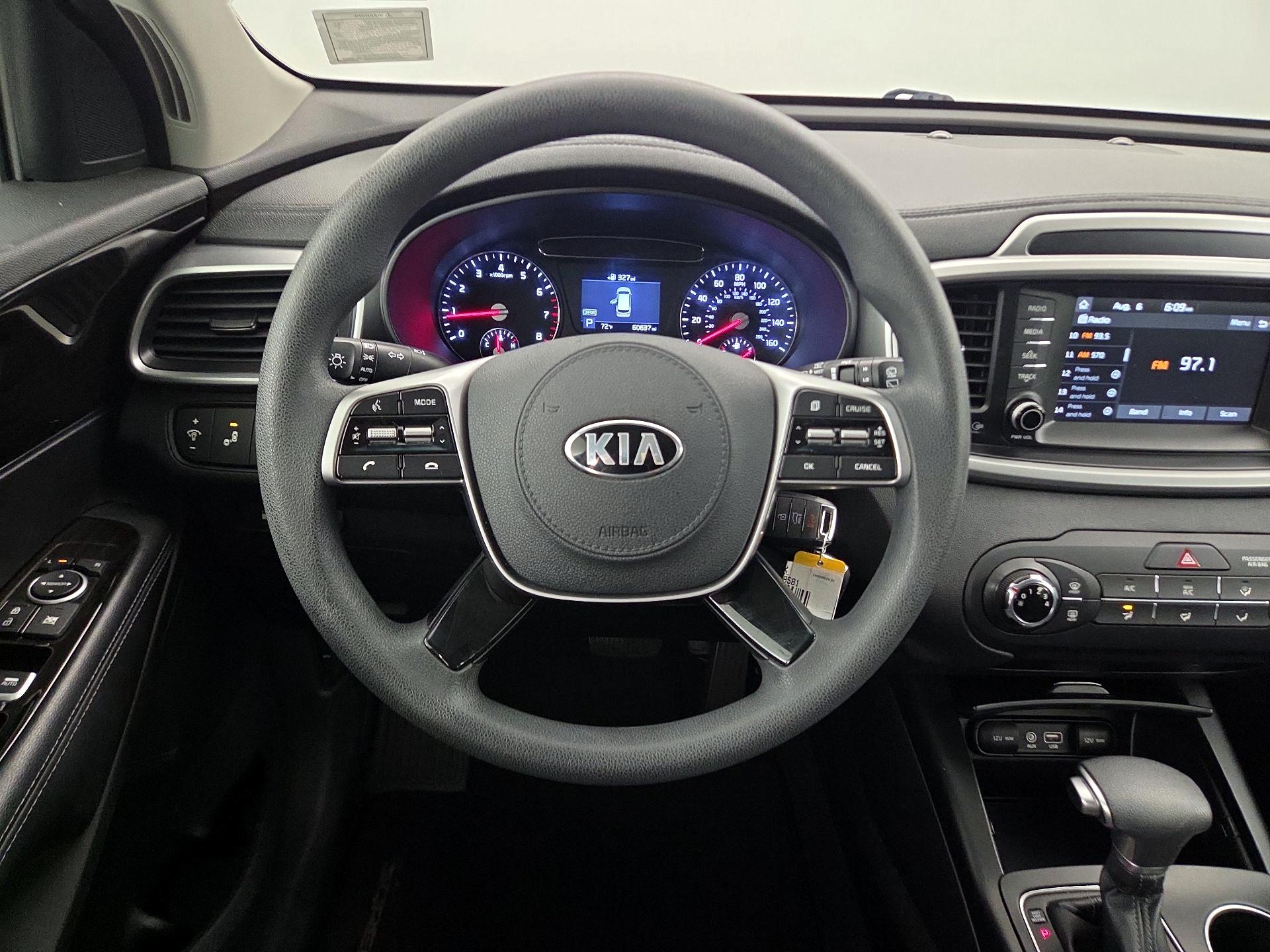 Thumbnail: 2020 Kia Sorento - 10