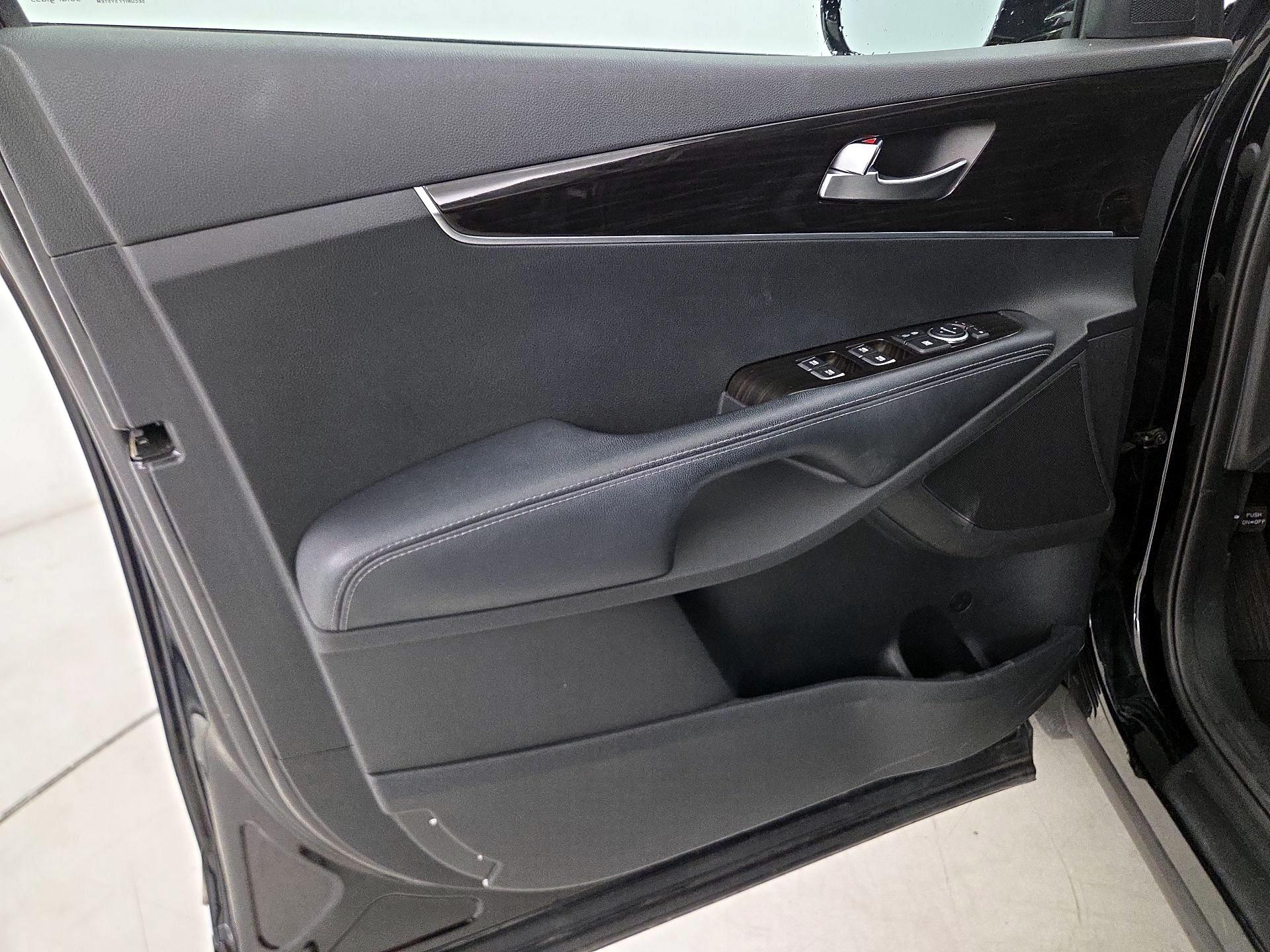 Thumbnail: 2020 Kia Sorento - 12