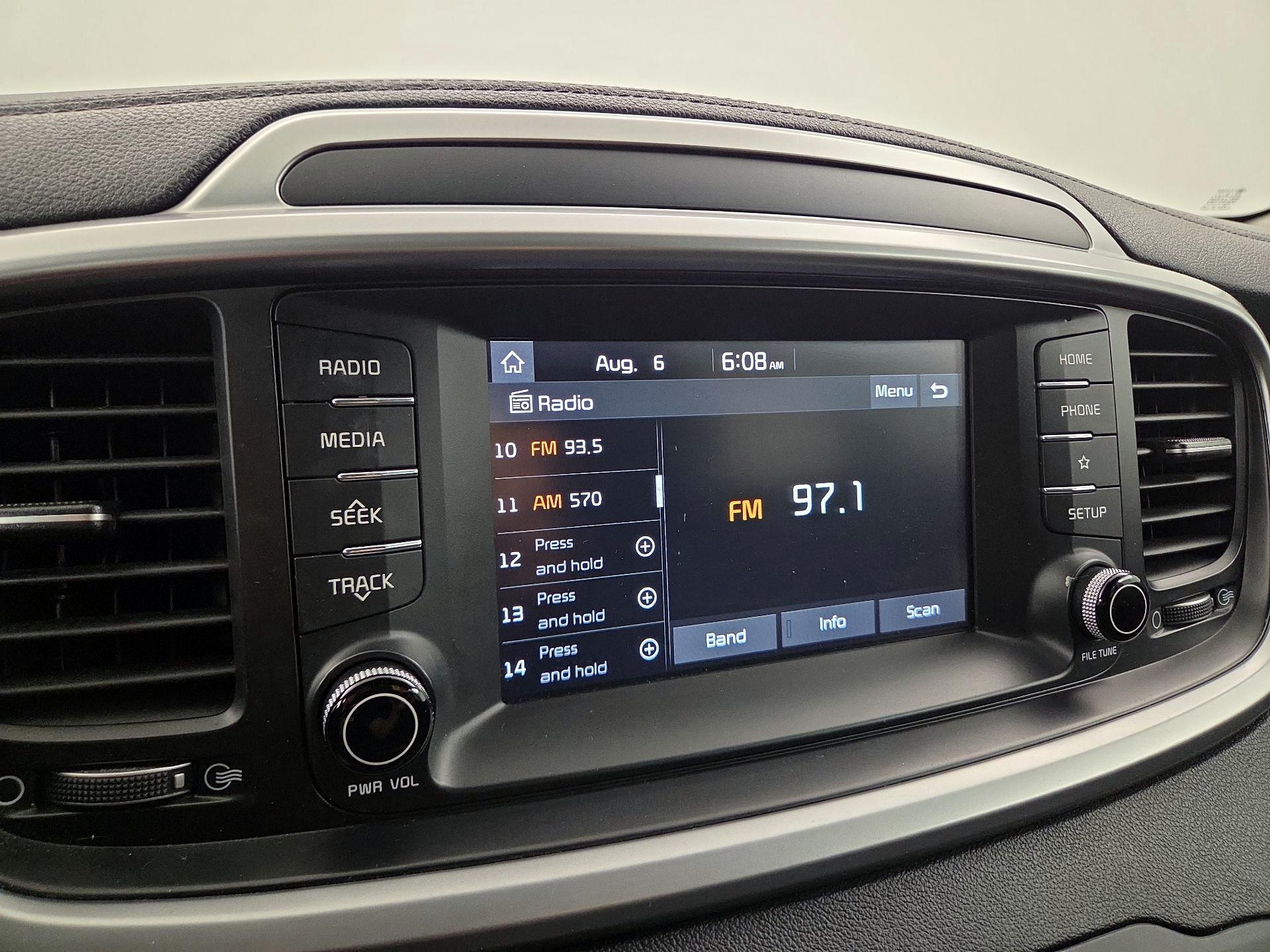 Thumbnail: 2020 Kia Sorento - 15