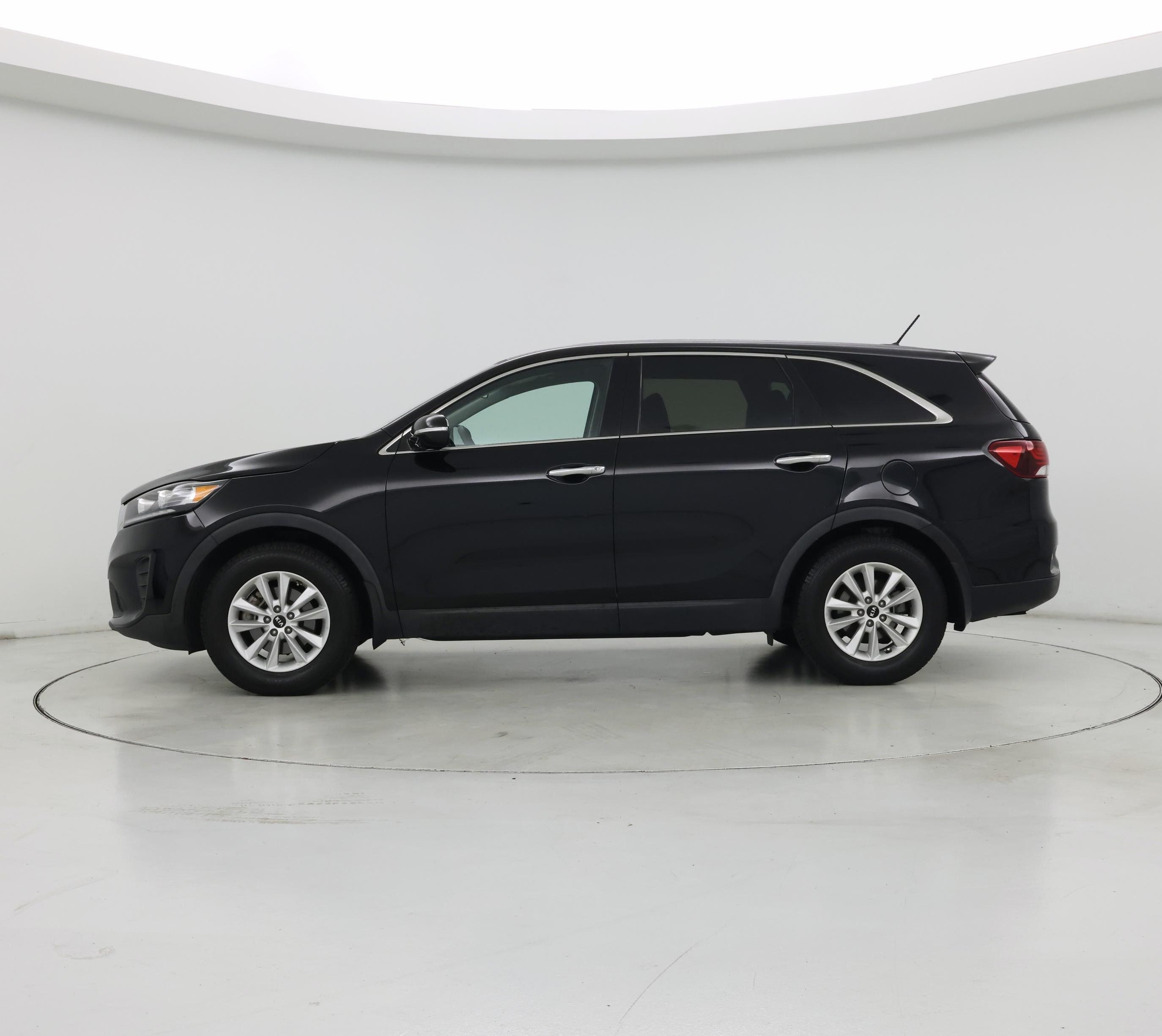 Thumbnail: 2020 Kia Sorento - 3