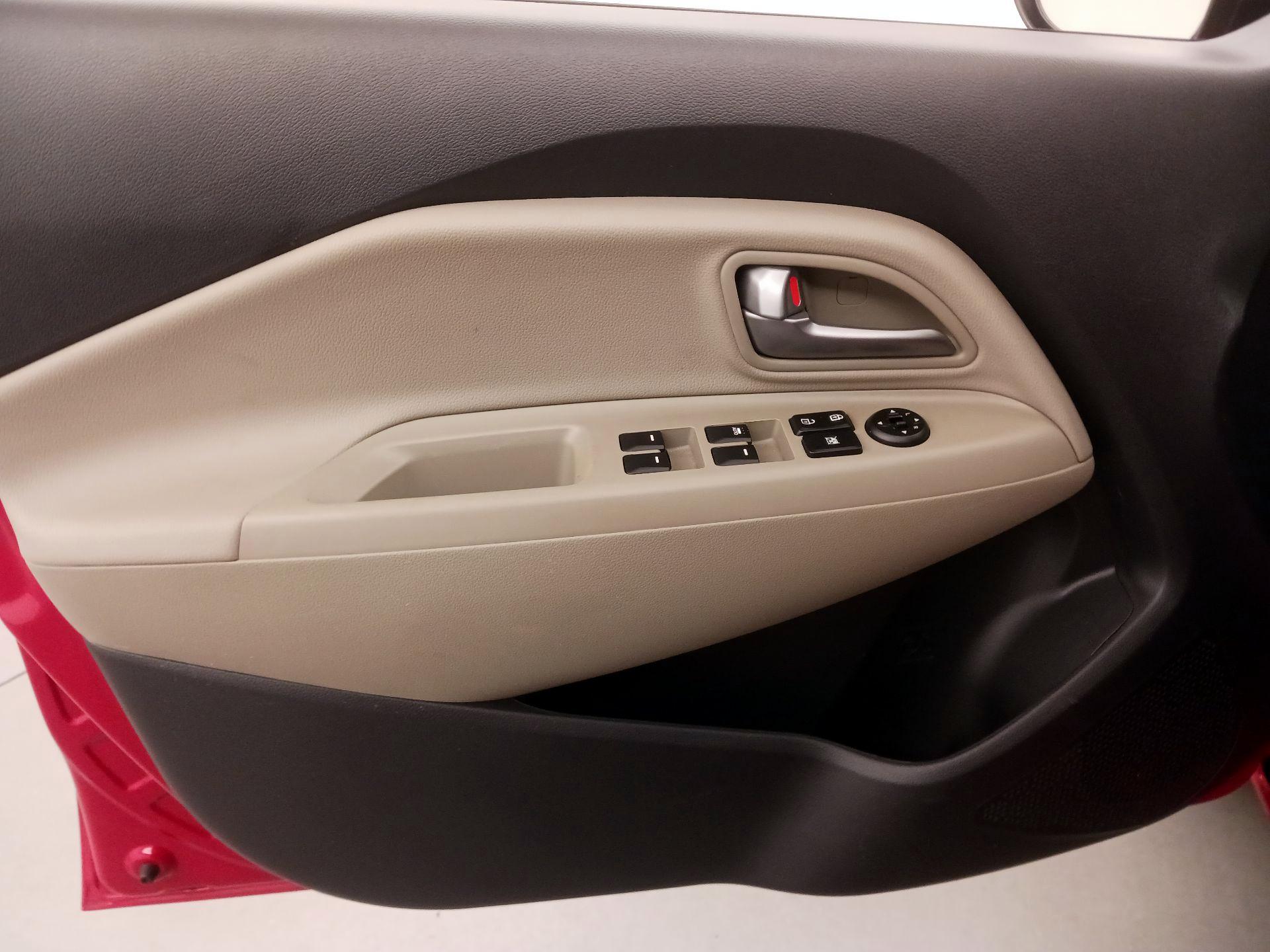 Thumbnail: 2015 Kia Rio - 12