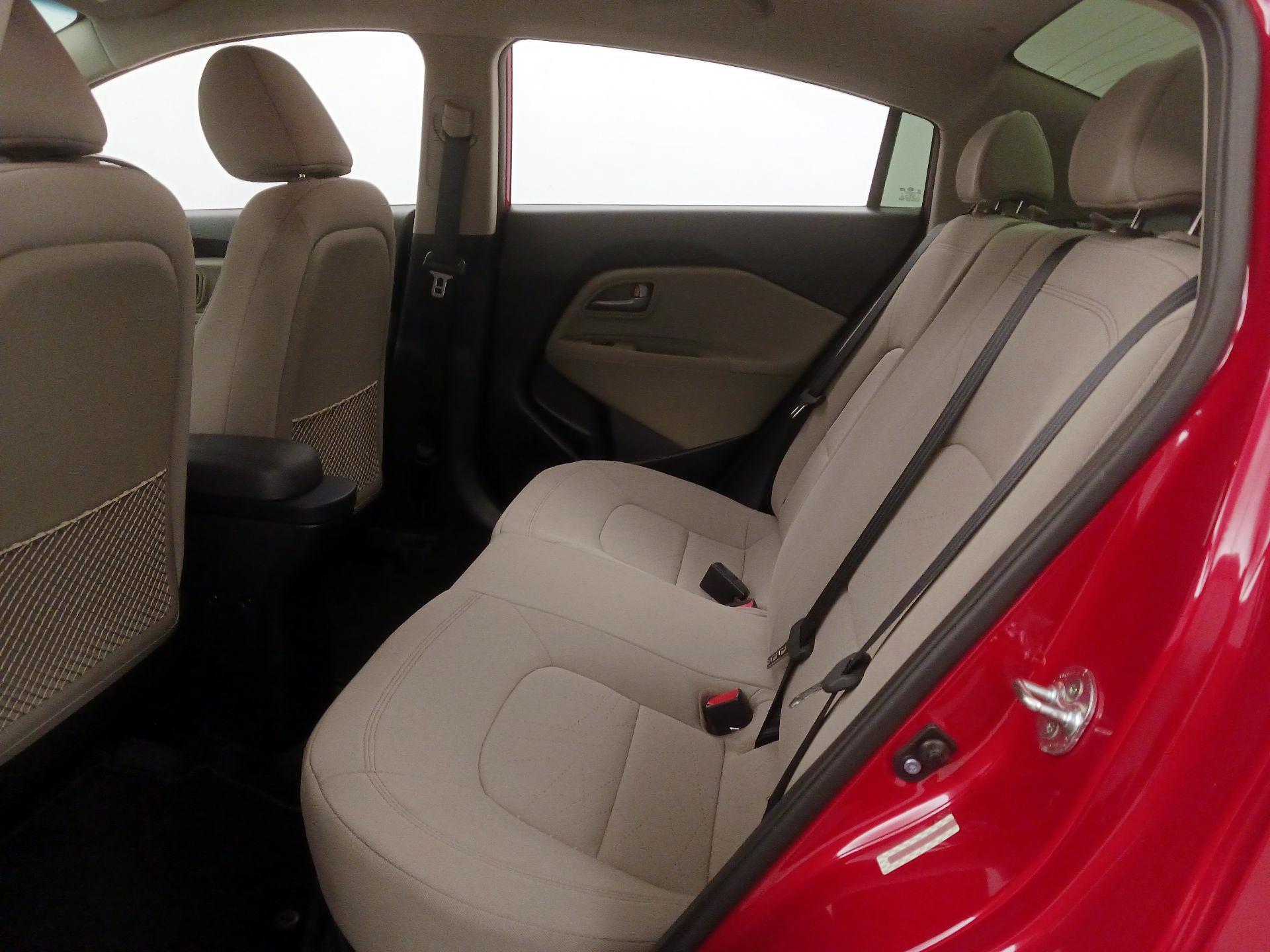 Thumbnail: 2015 Kia Rio - 18