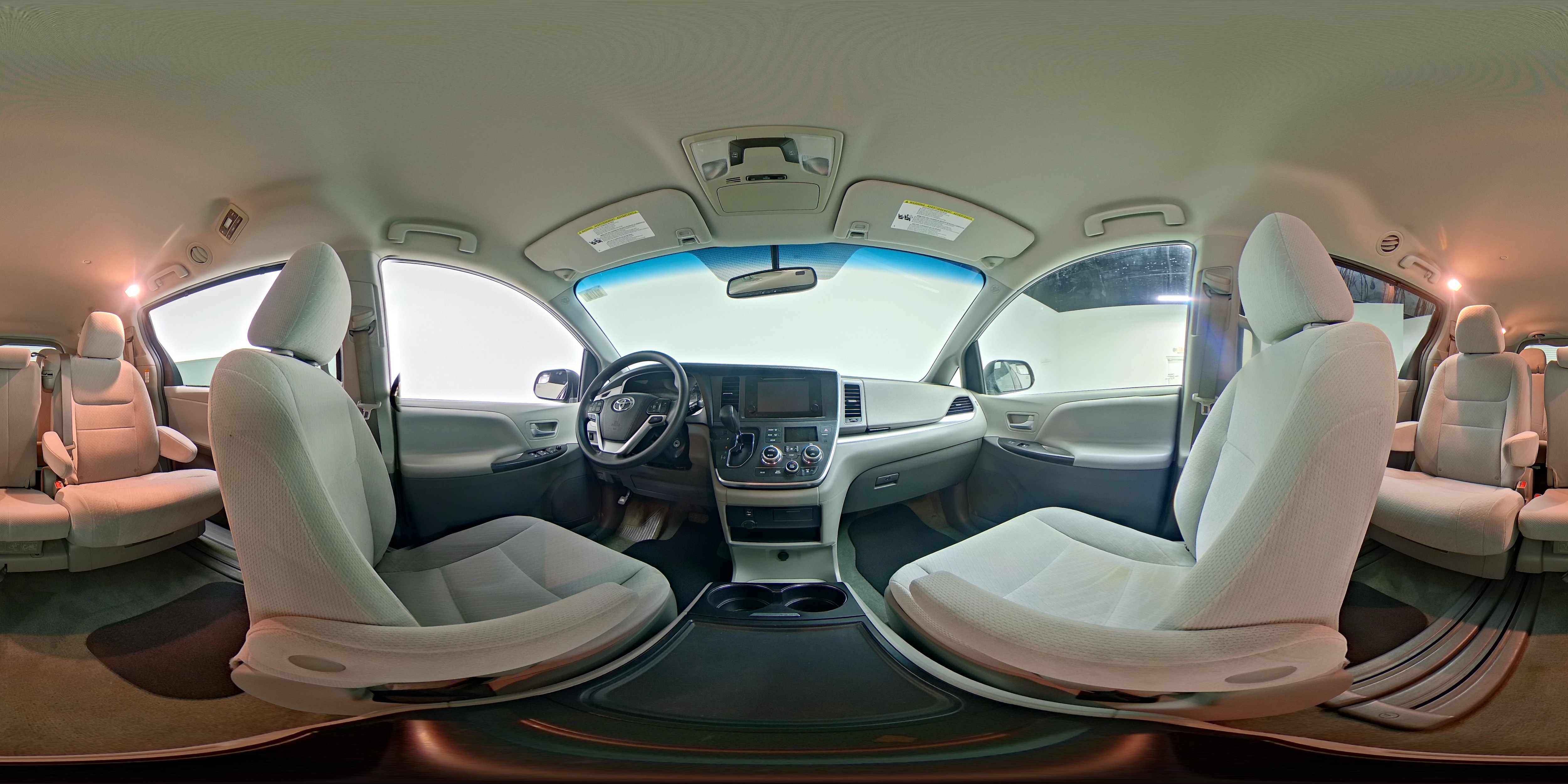 2017 Toyota Sienna LE - Photo 25