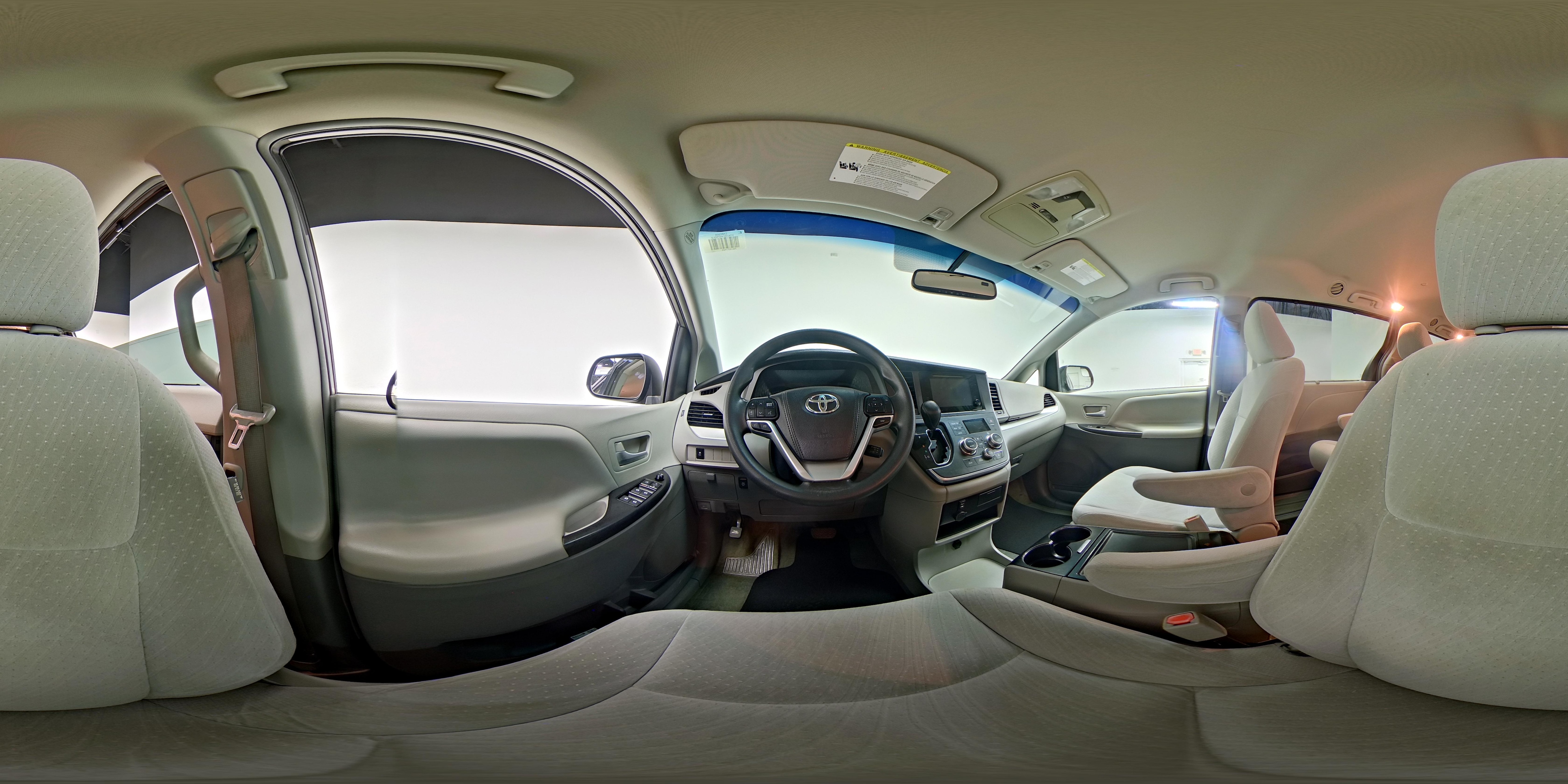 2017 Toyota Sienna LE - Photo 27