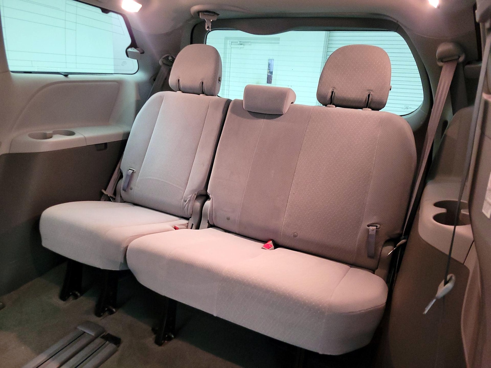 2017 Toyota Sienna LE - Photo 21