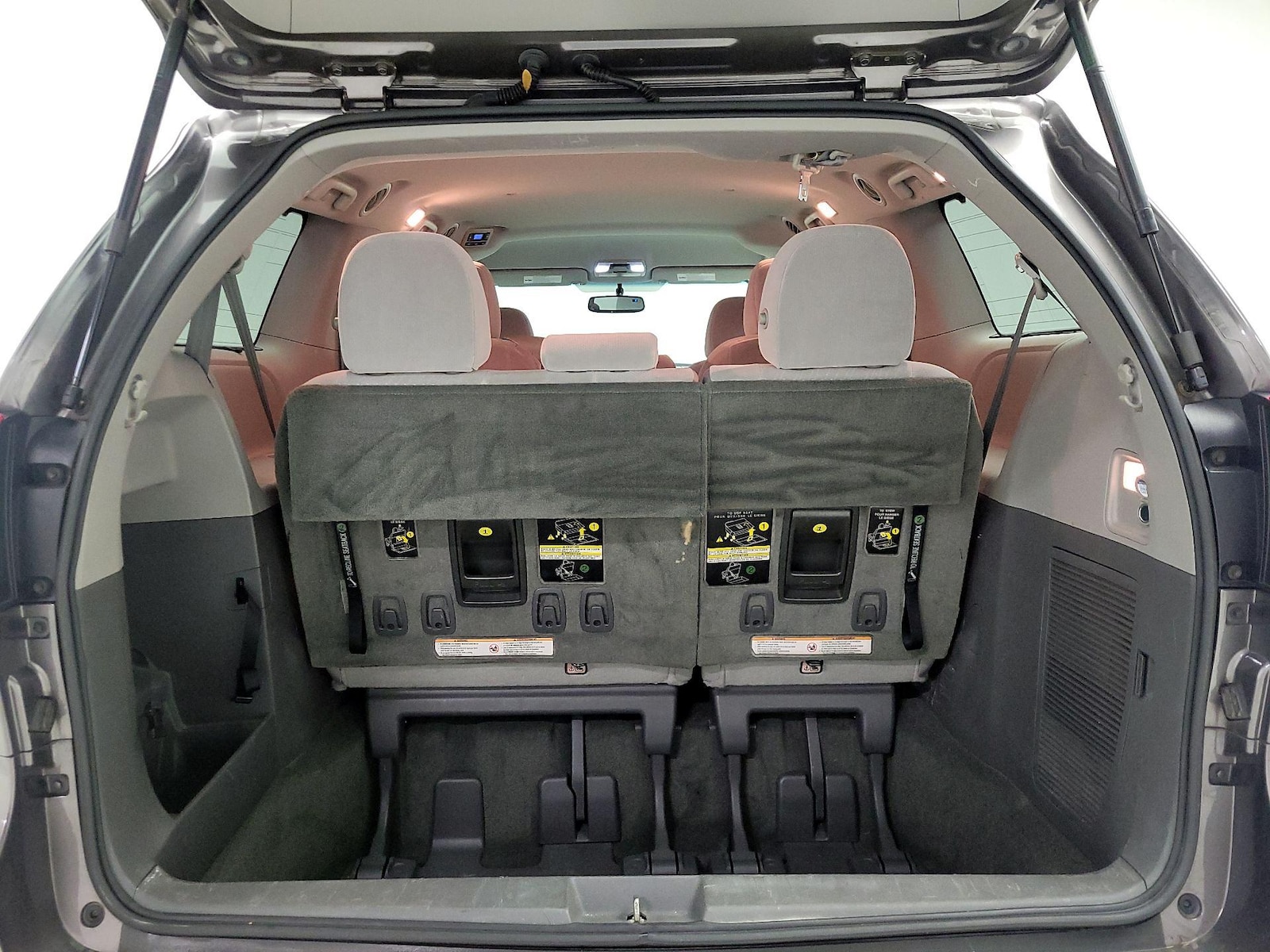 2017 Toyota Sienna LE - Photo 22