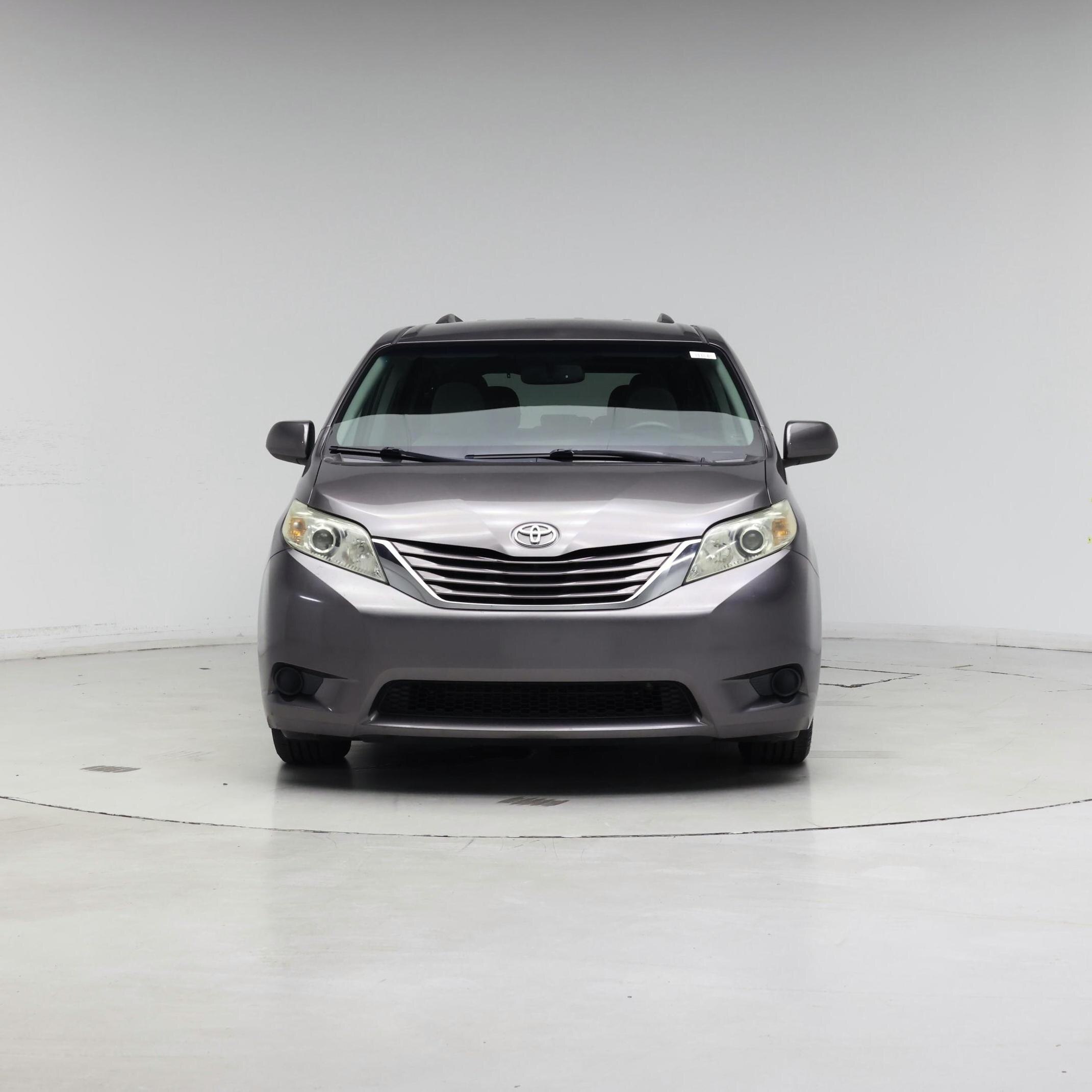 Thumbnail: 2017 Toyota Sienna - 5