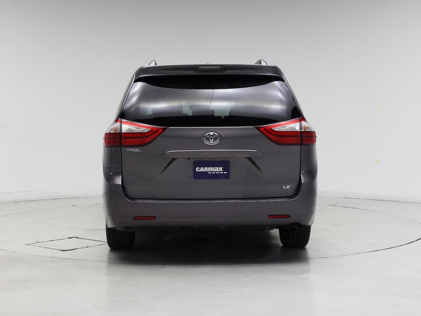 2017 Toyota Sienna LE - Photo 7