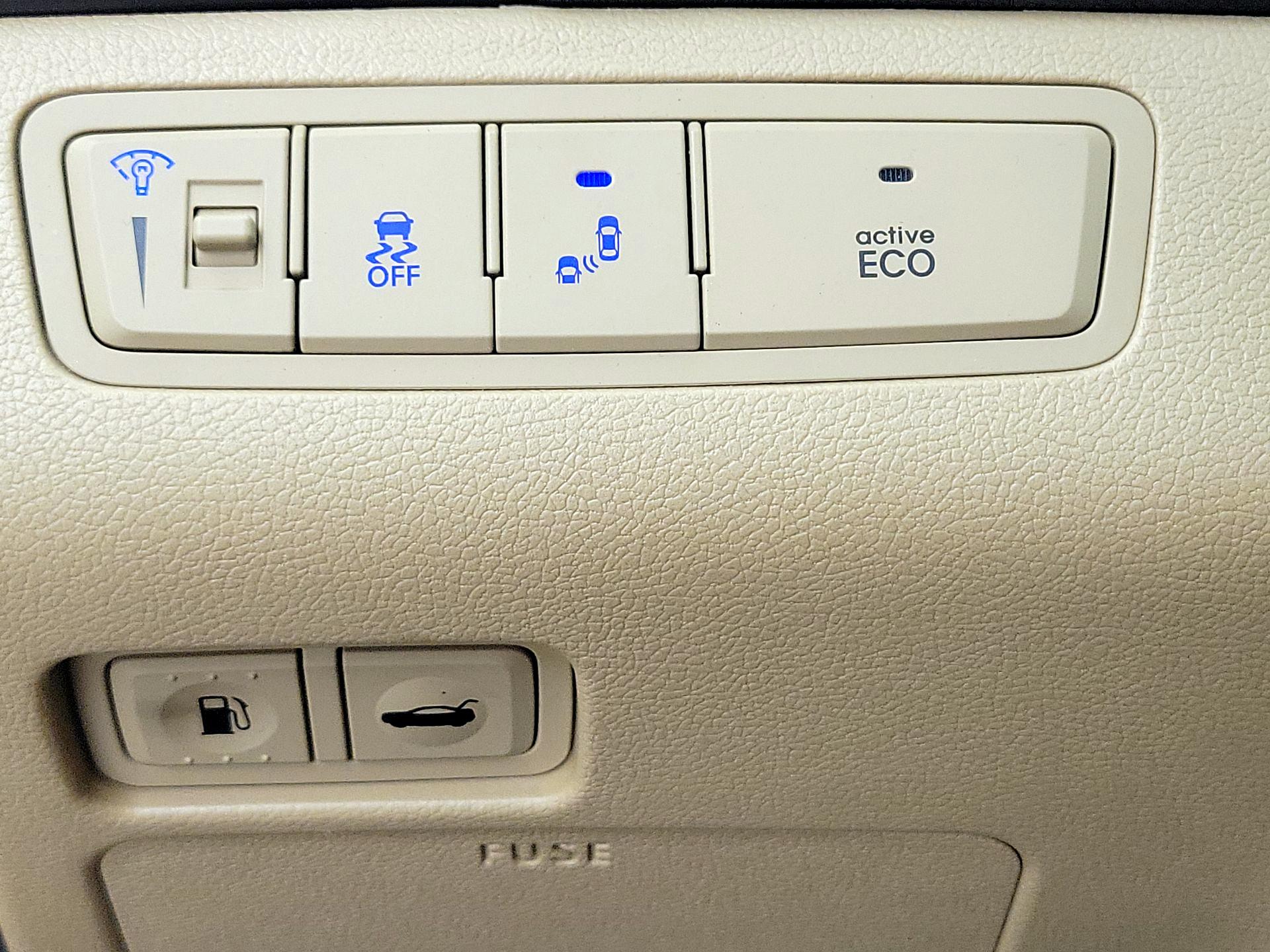 Thumbnail: 2014 Hyundai Sonata - 13