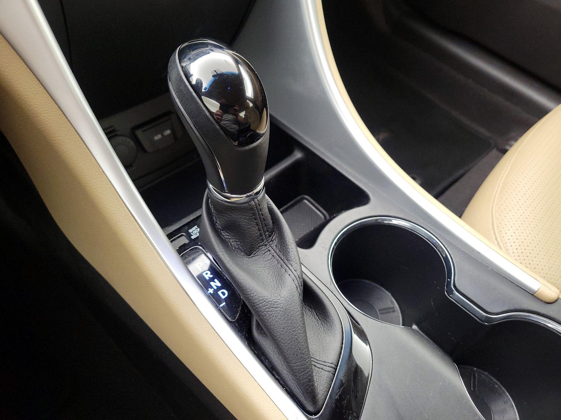 Thumbnail: 2014 Hyundai Sonata - 17