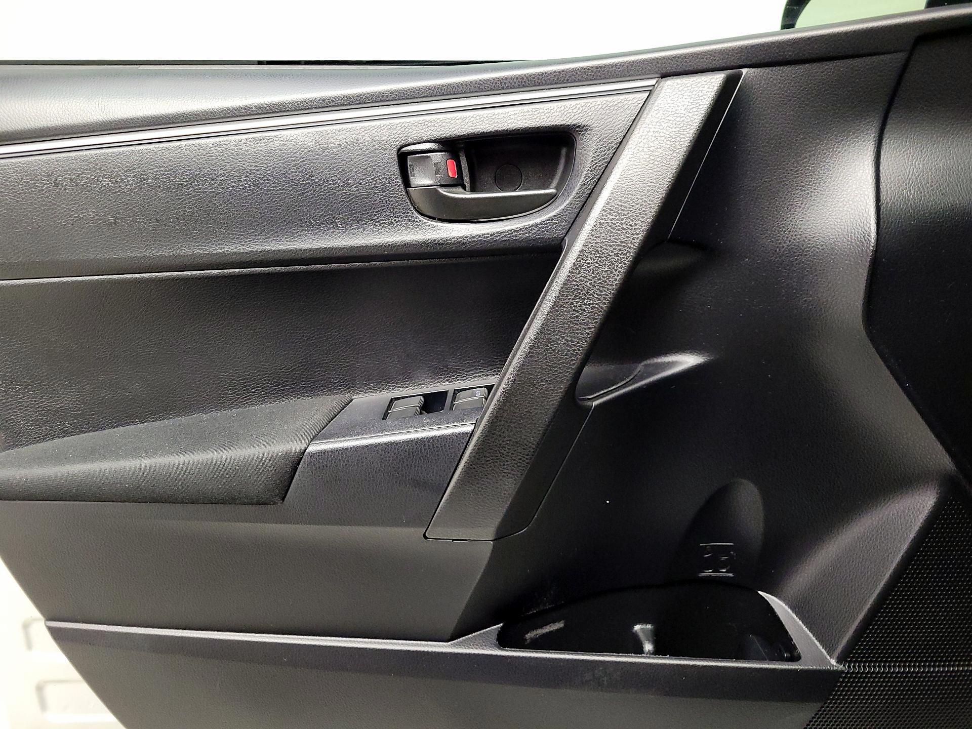 Thumbnail: 2016 Toyota Corolla - 12