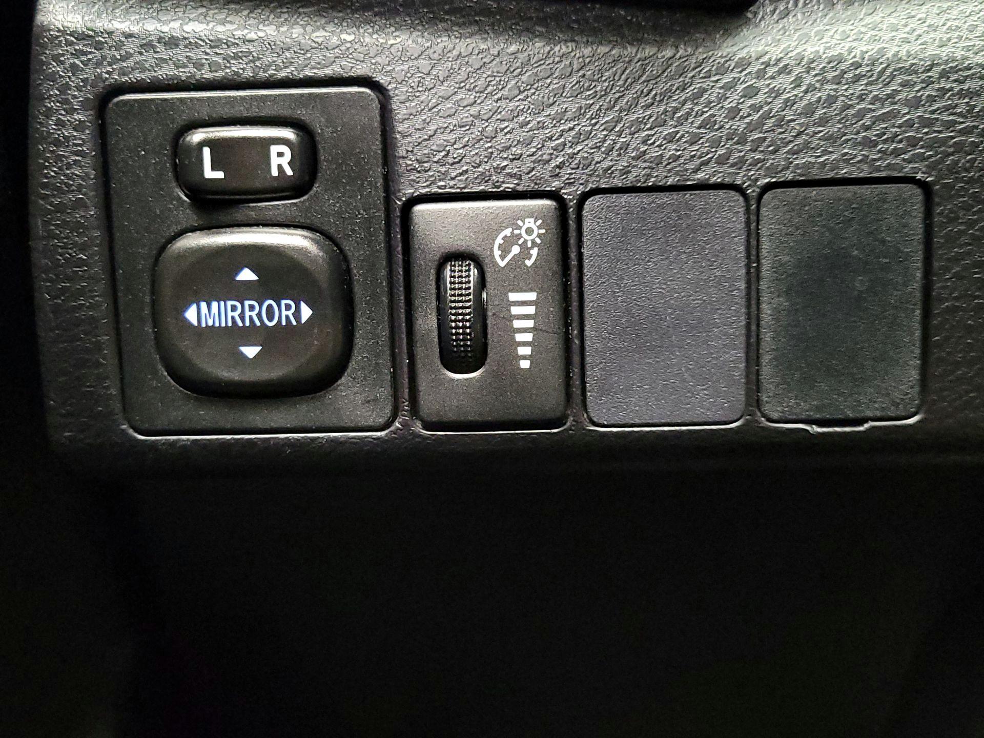 Thumbnail: 2016 Toyota Corolla - 13