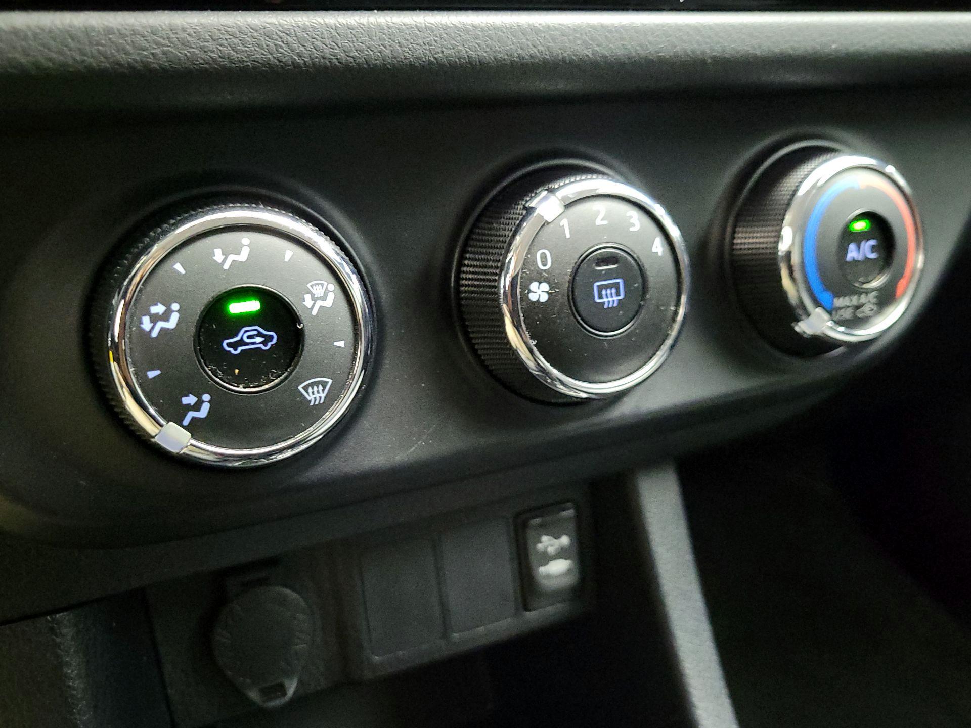 Thumbnail: 2016 Toyota Corolla - 15