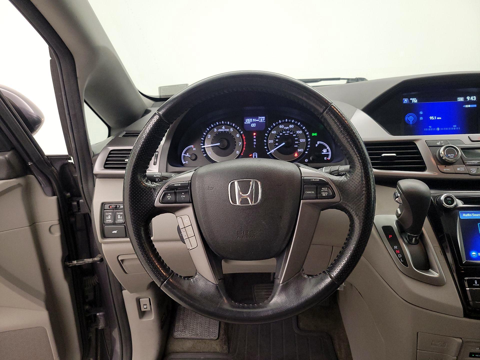 Thumbnail: 2015 Honda Odyssey - 10