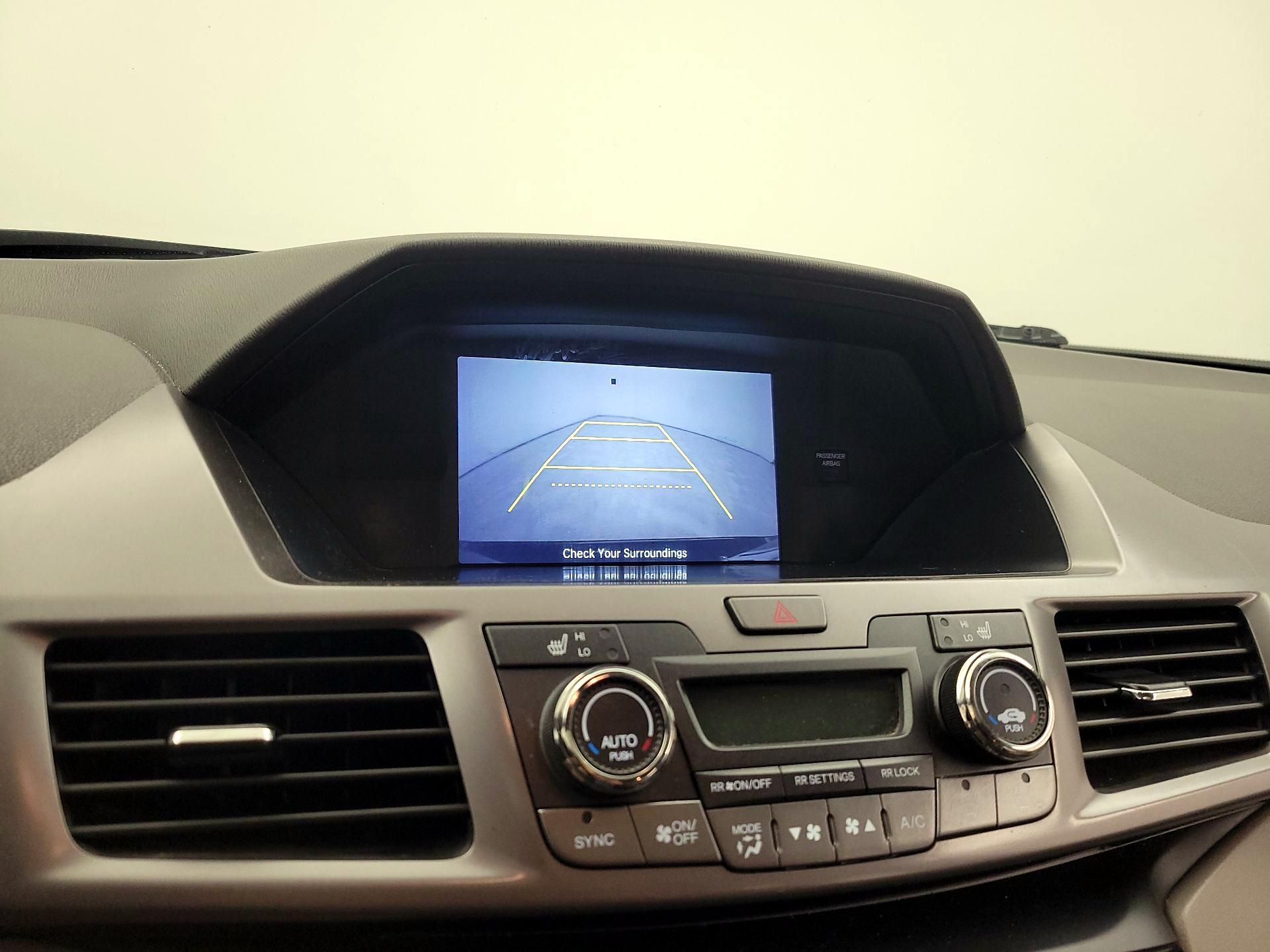 Thumbnail: 2015 Honda Odyssey - 14
